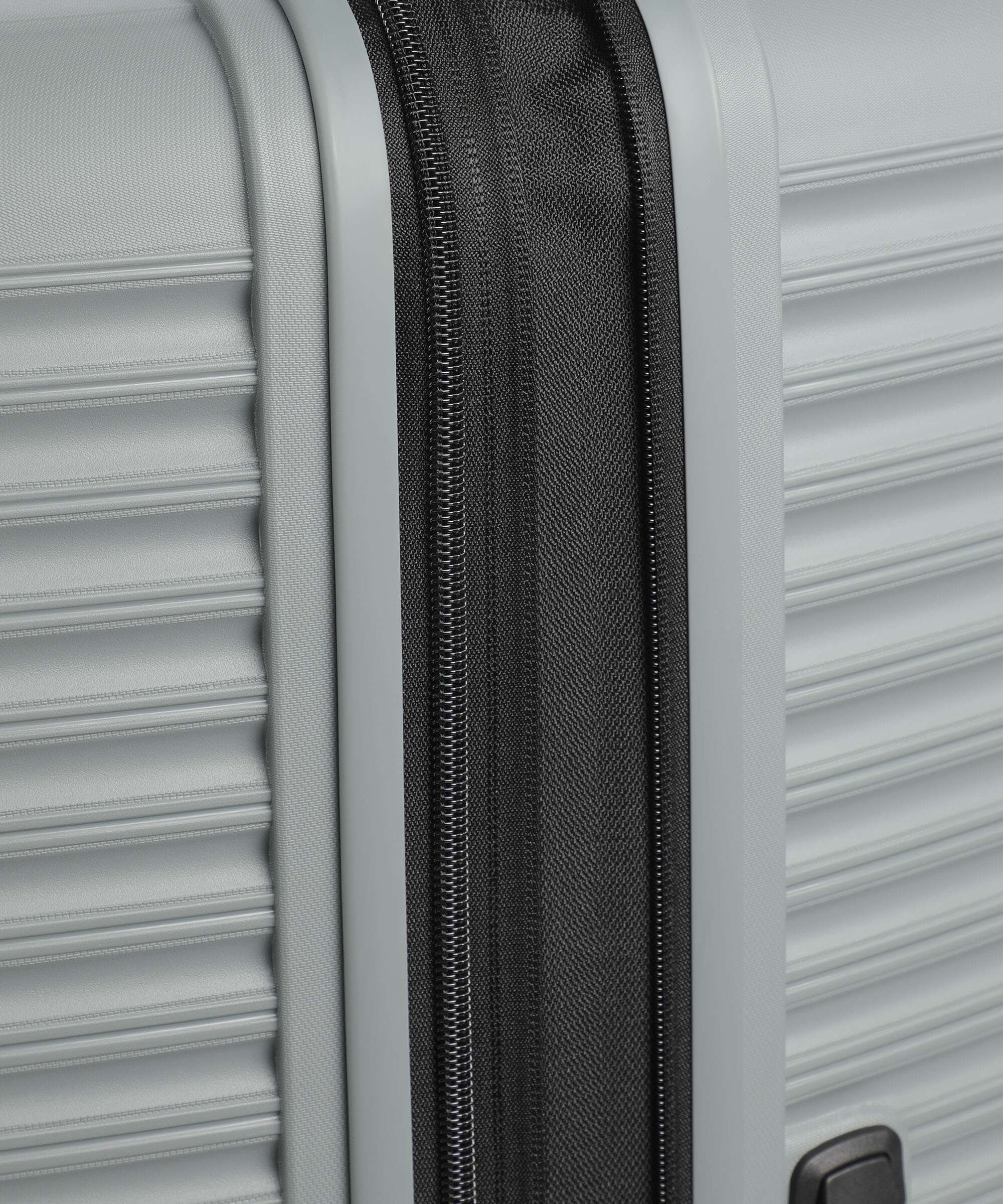 American Tourister Liftoff Suitcase set (4 wheels) charcoal grey - Image 4