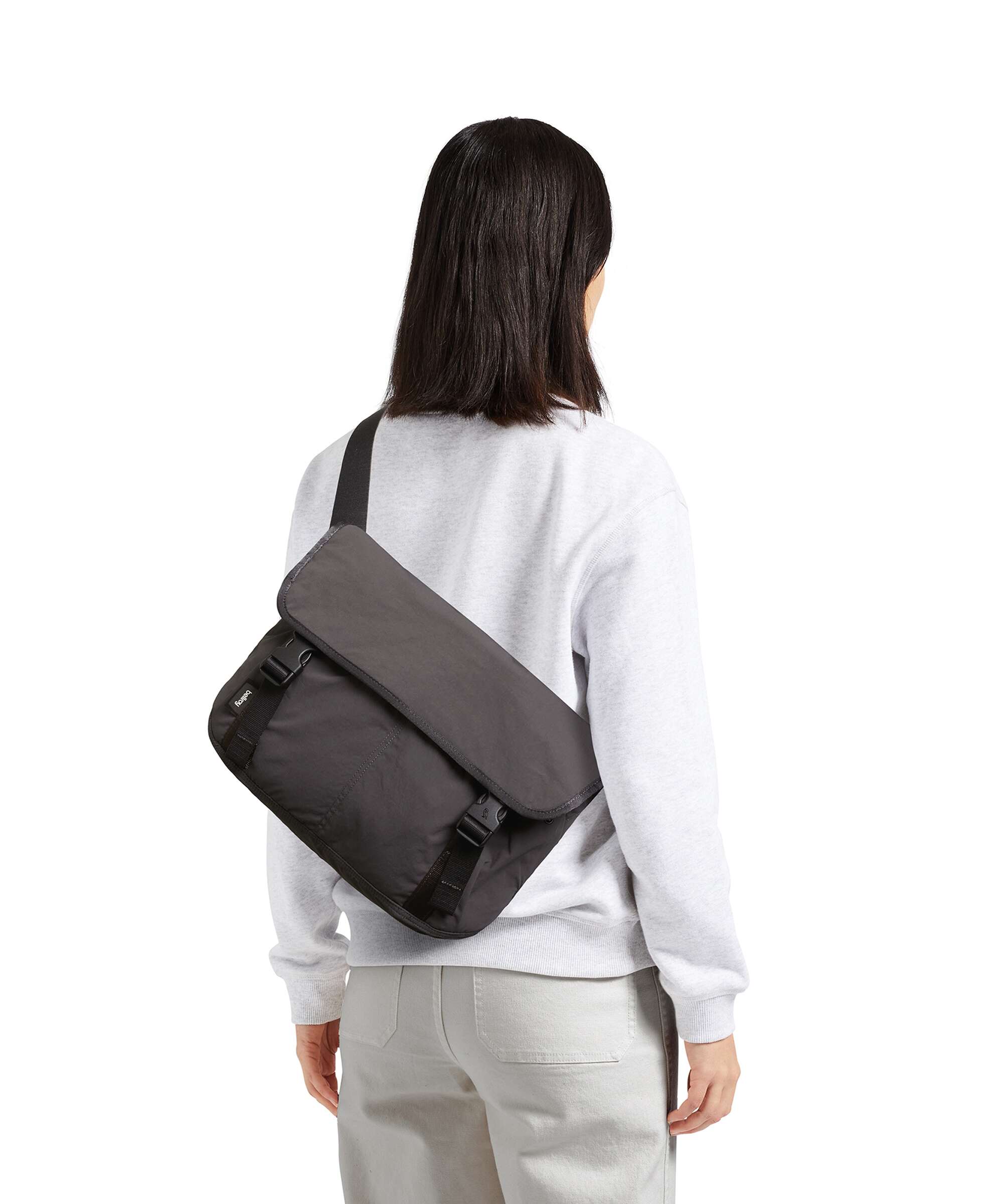 Bellroy Cinch 12 Messenger bag sand dune - Image 3