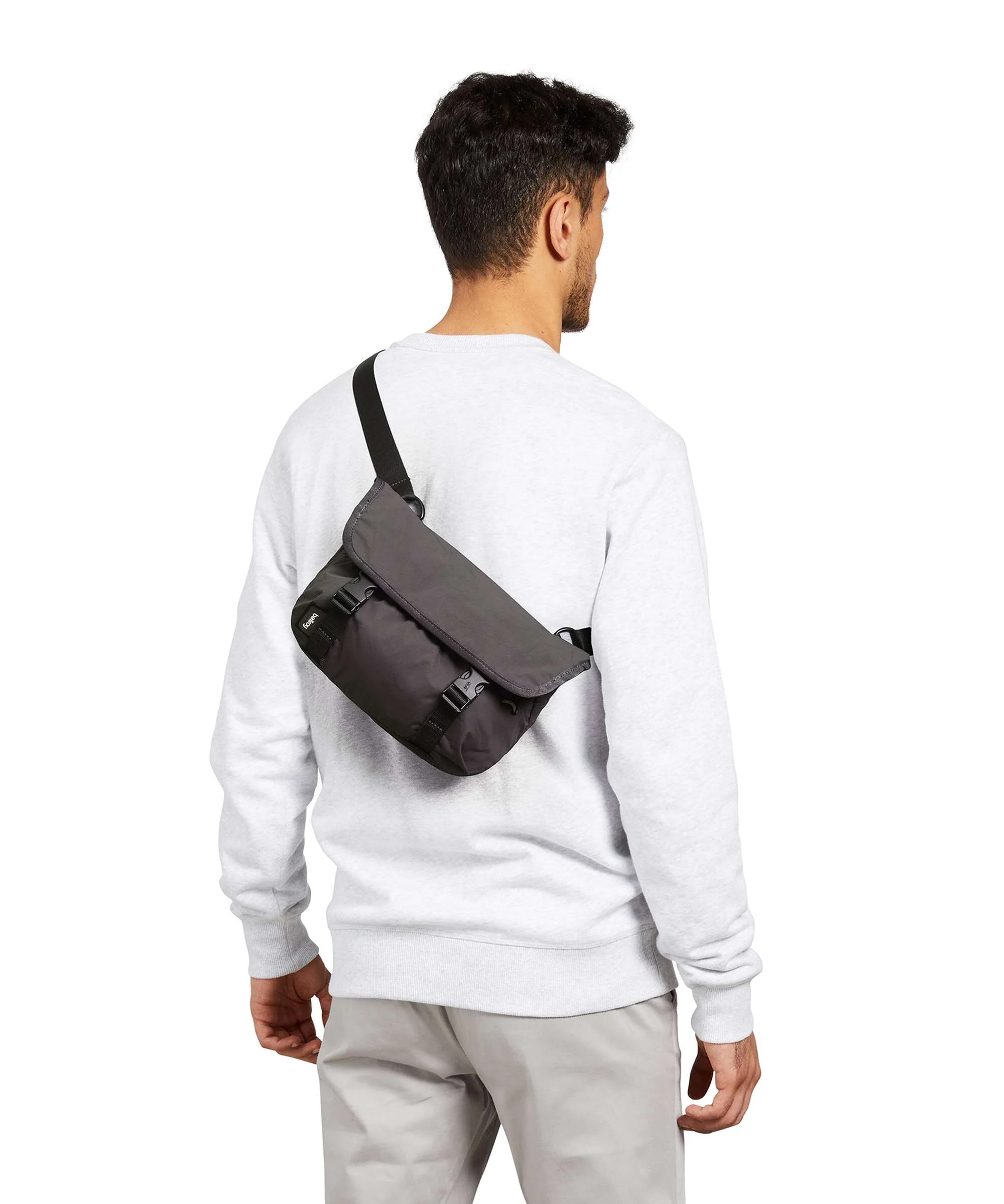 Bellroy Cinch 6 Mini Messenger bag burgundy - Image 4