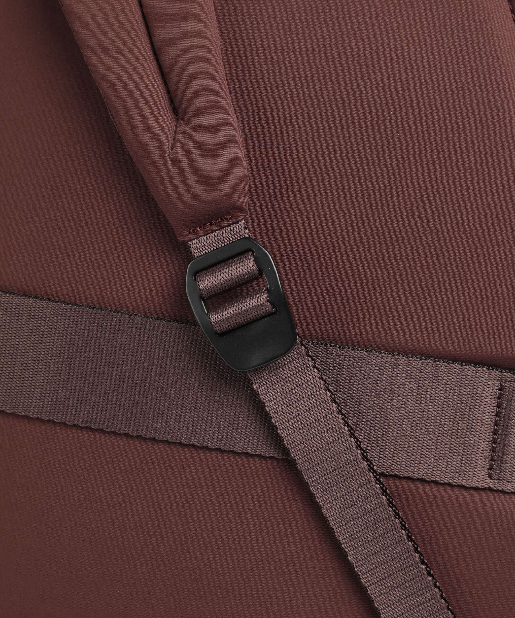 Bellroy Cinch Backpack burgundy - Image 3