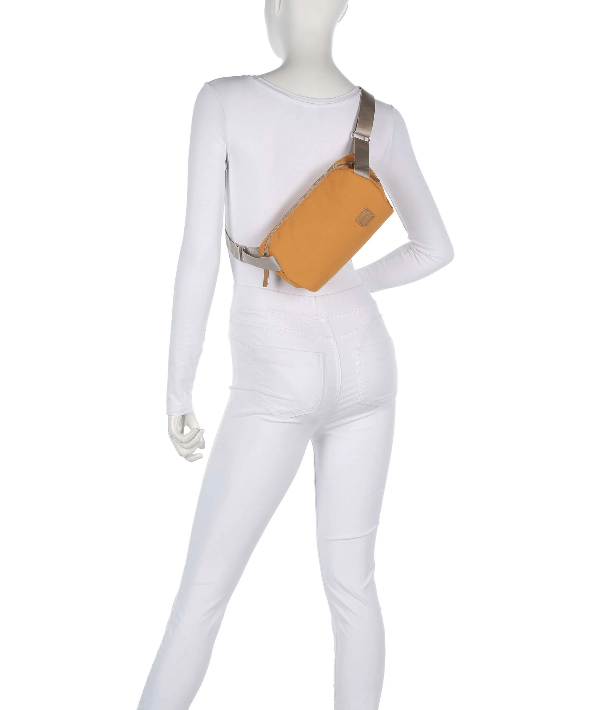 Bellroy Classic 3 Sling bag butterscotch - Image 3