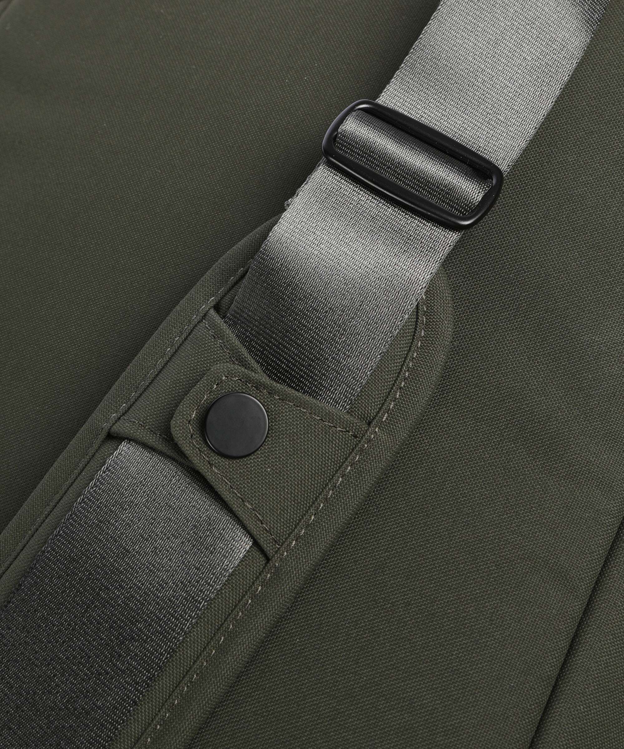 Bellroy Classic Messenger bag olive - Image 4