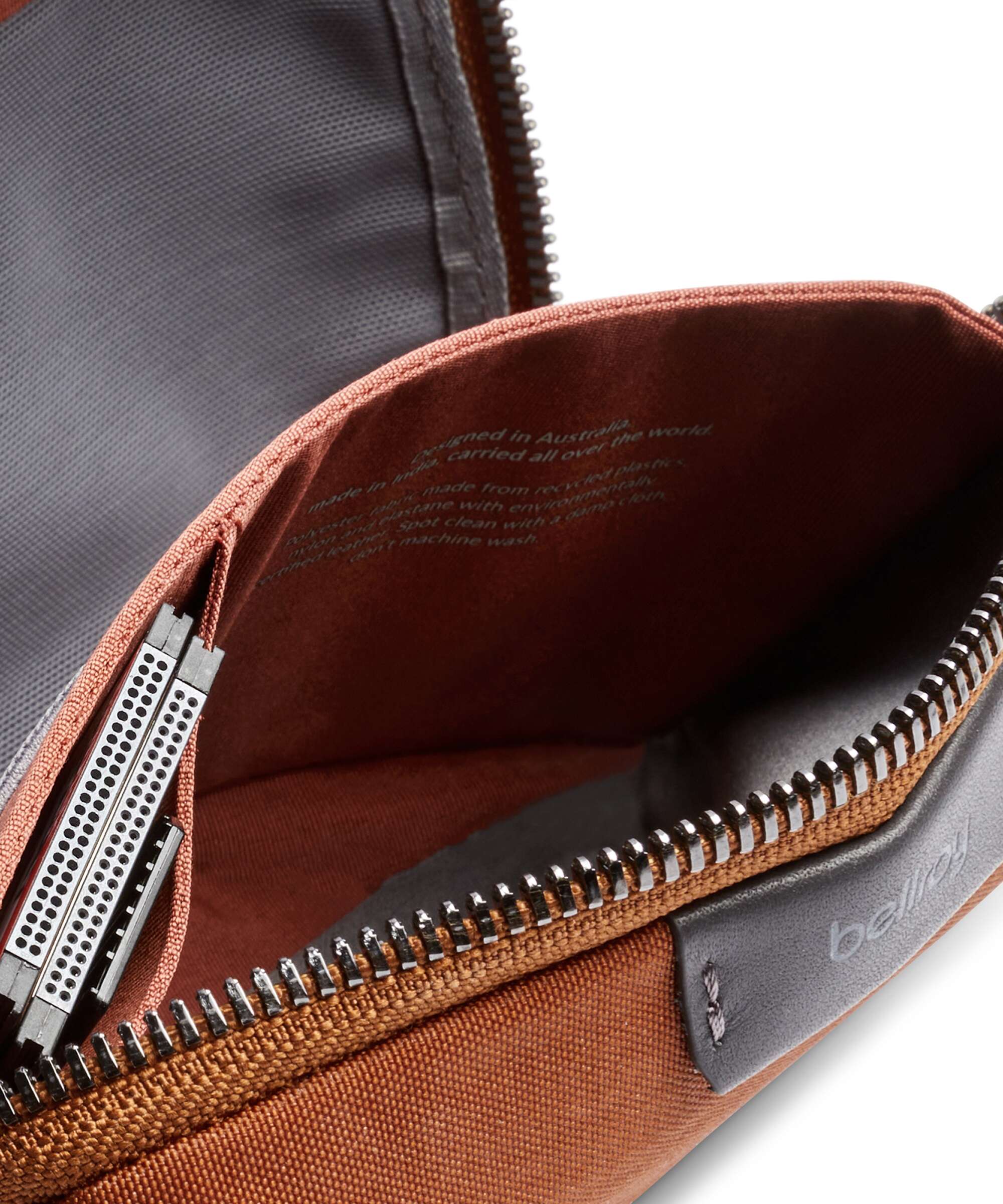 Bellroy Tech Compact Travel accessory bronze - Image 4