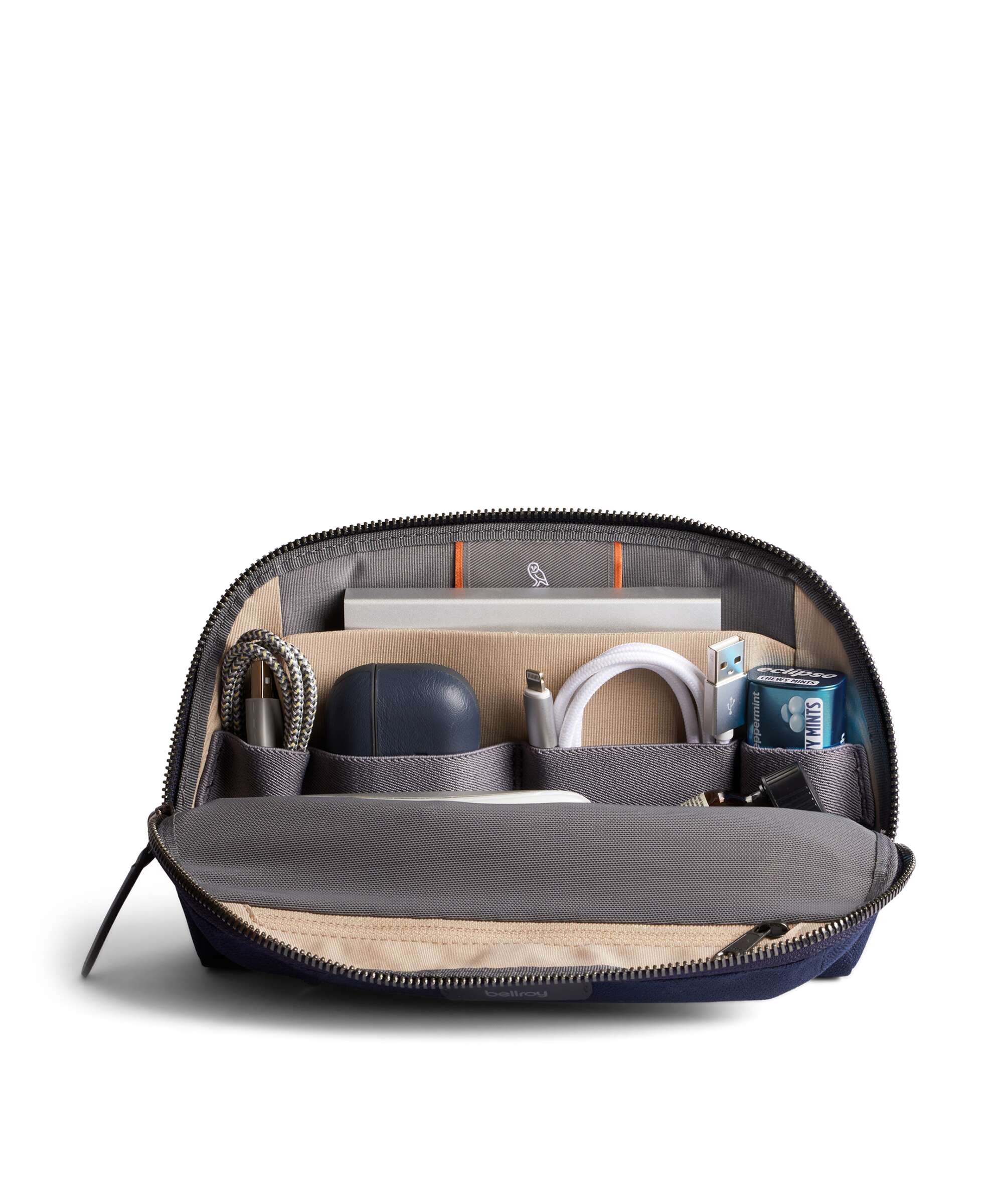 Bellroy Tech Desk Caddy Travel accessory navy - Image 4