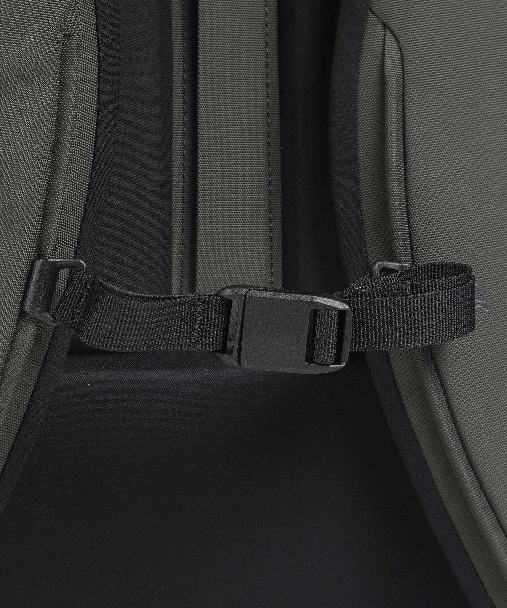 Bellroy Transit 26 Work Backpack olive - Image 3