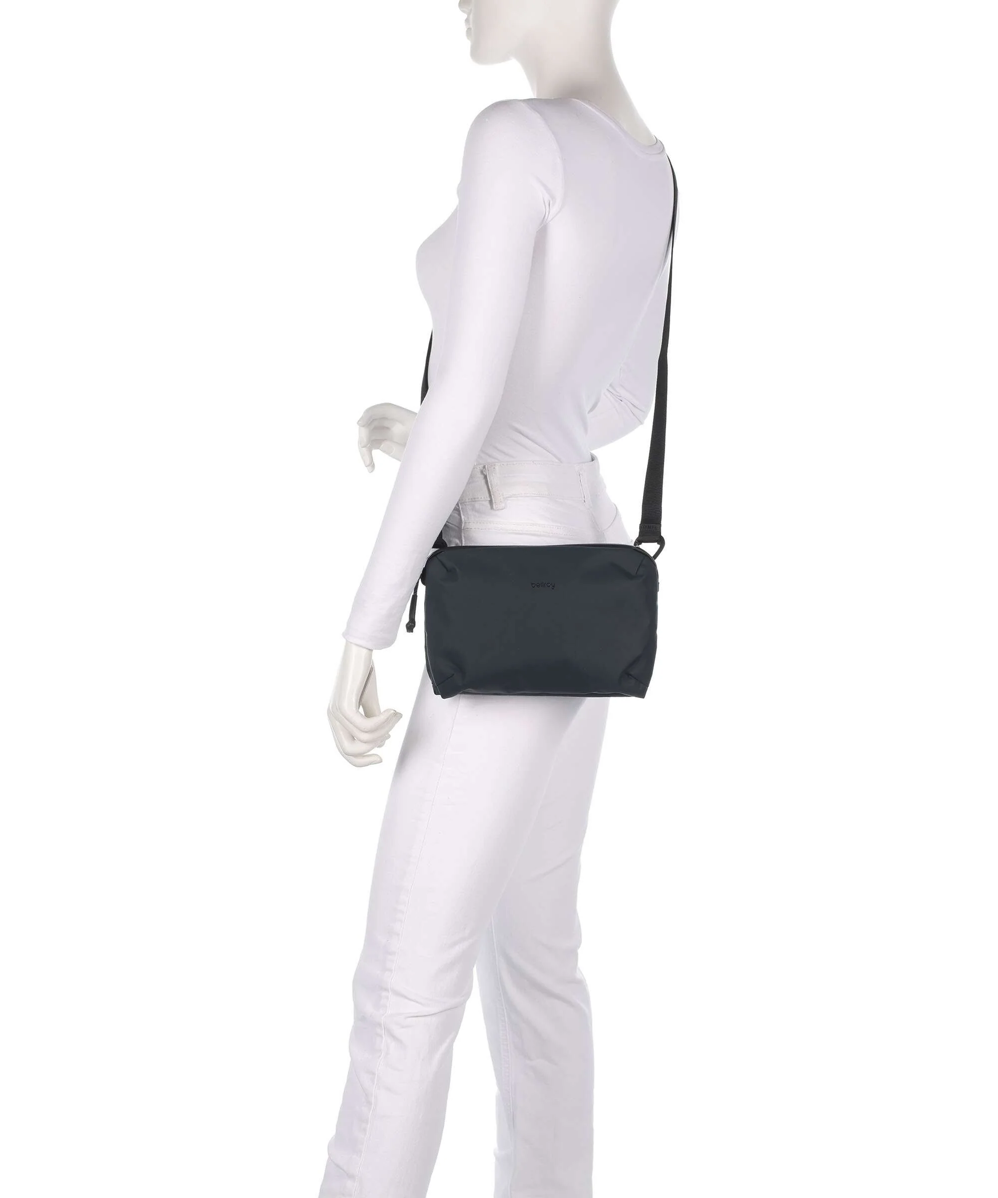 Bellroy Venture 3 Crossbody bag deep ocean - Image 3