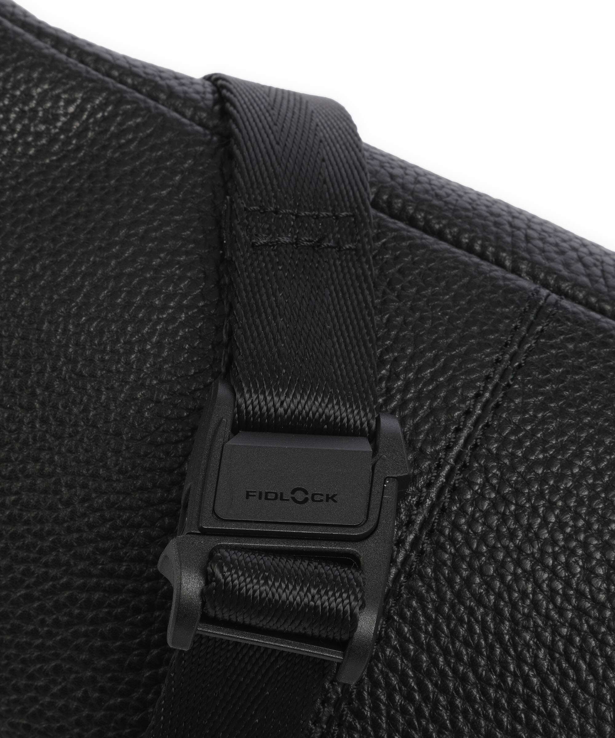 Braun Büffel Novara Belt bag schwarz - Image 5