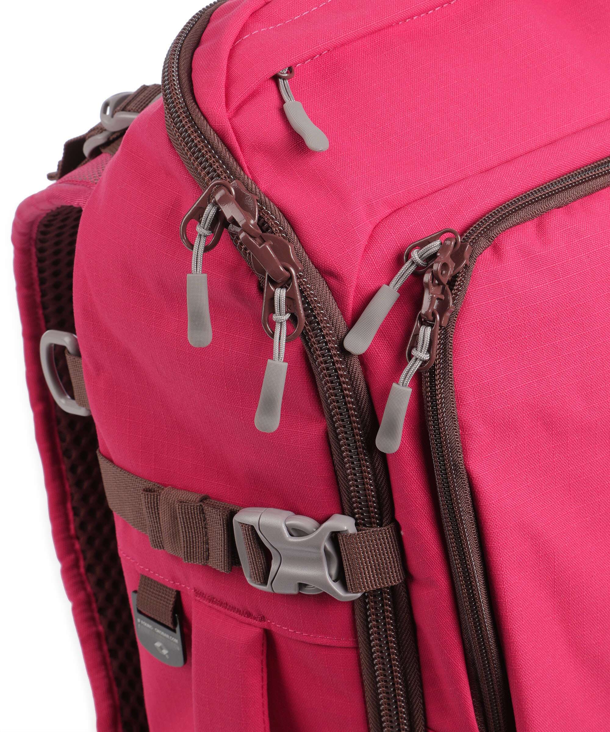 Cabin Zero ADV Pro 32 Travel backpack miami magenta - Image 4