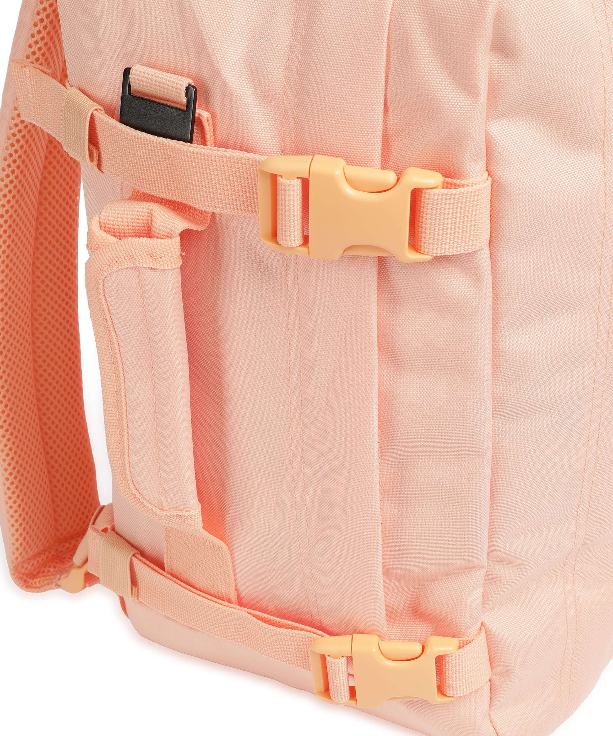Cabin Zero Classic 28 Backpack sunny day - Image 6