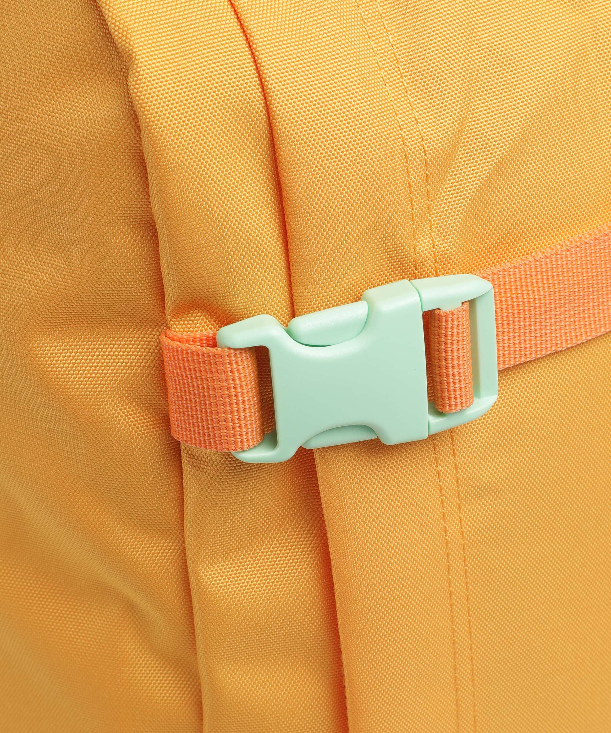 Cabin Zero Classic 36 Travel backpack honeycomb - Image 5