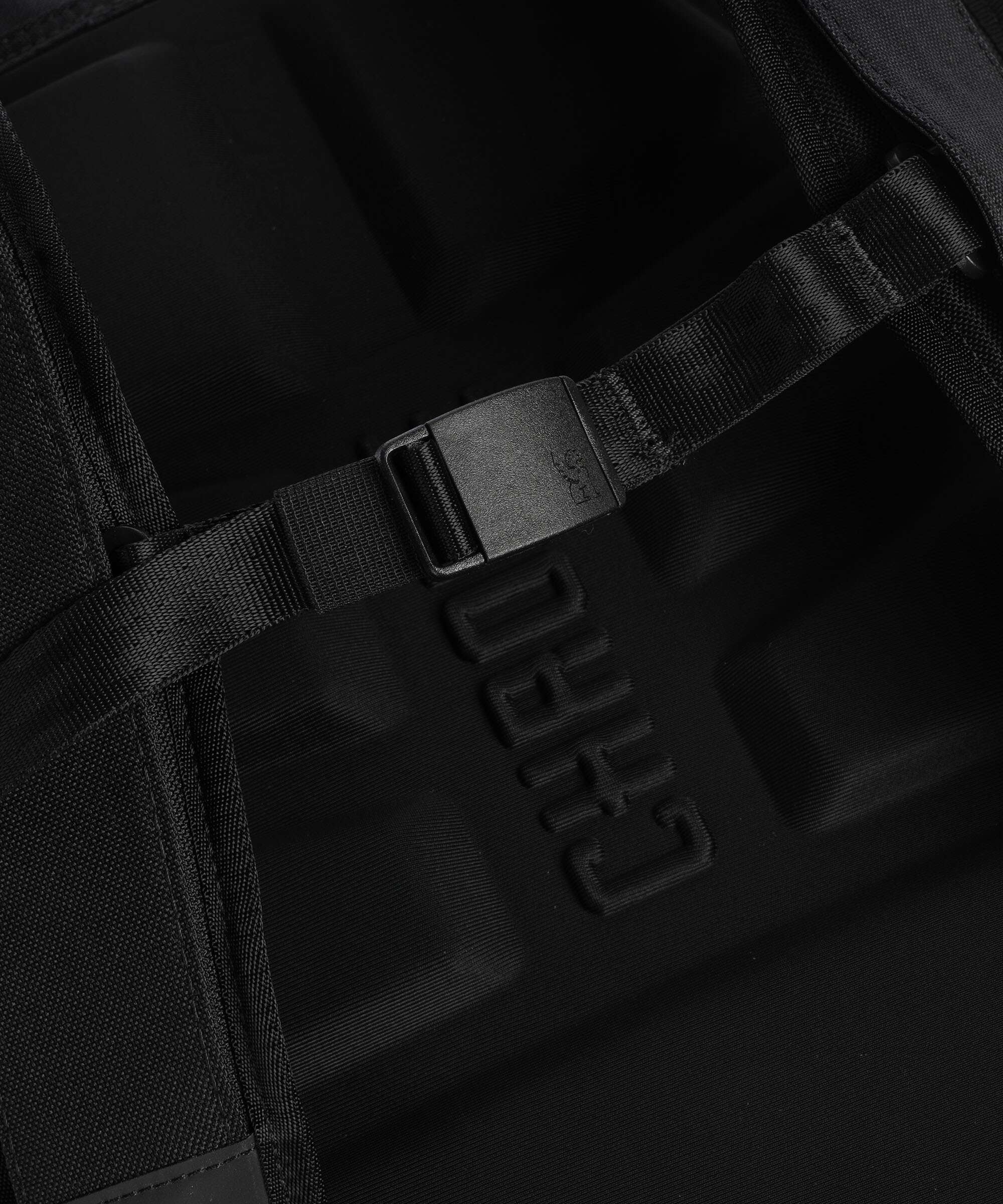 Chrome Barrage 18 Rolltop backpack red - Image 5
