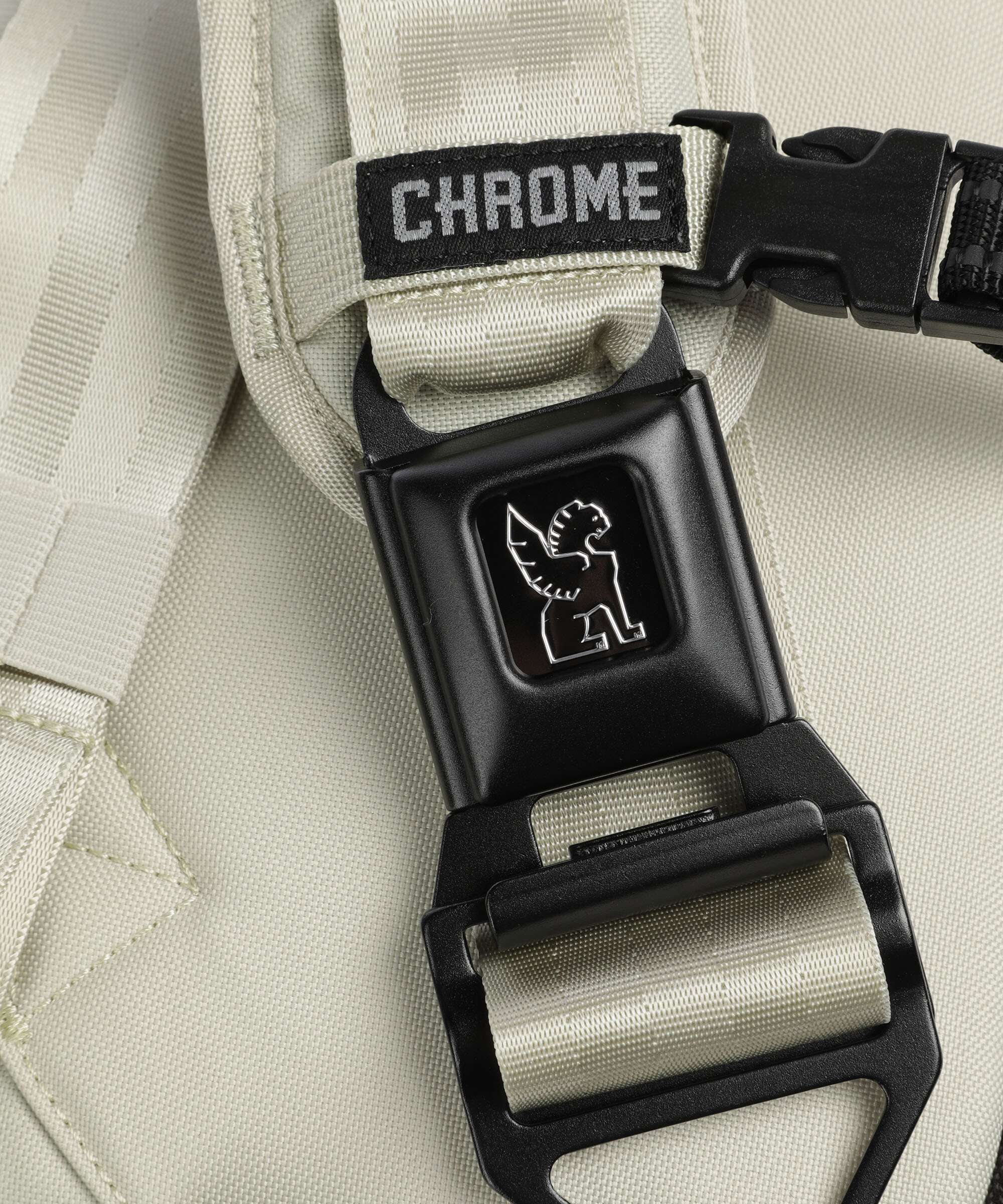 Chrome Kadet Sling bag sandstone - Image 5