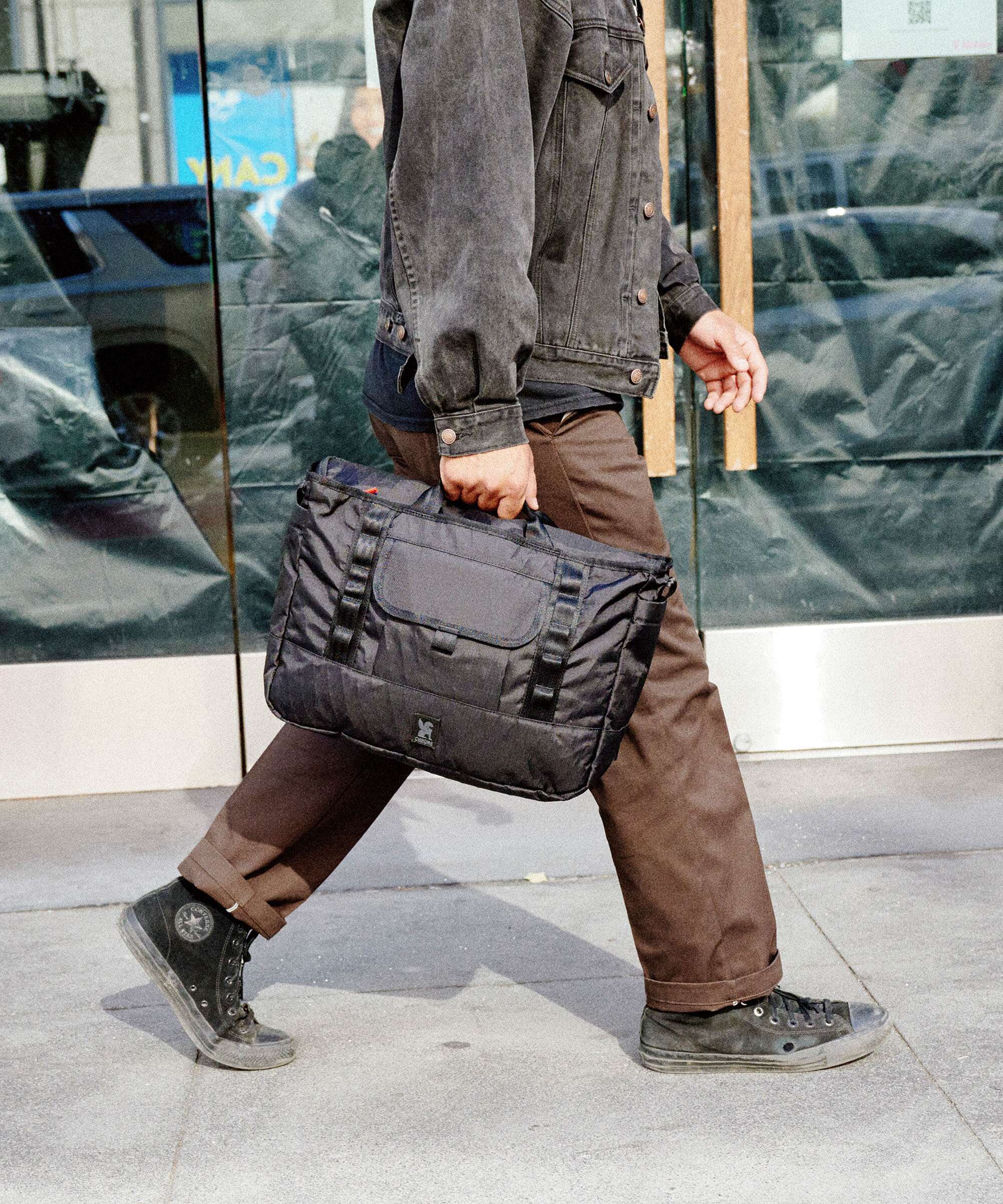 Chrome Midtown 20 Messenger bag sandstone - Image 4