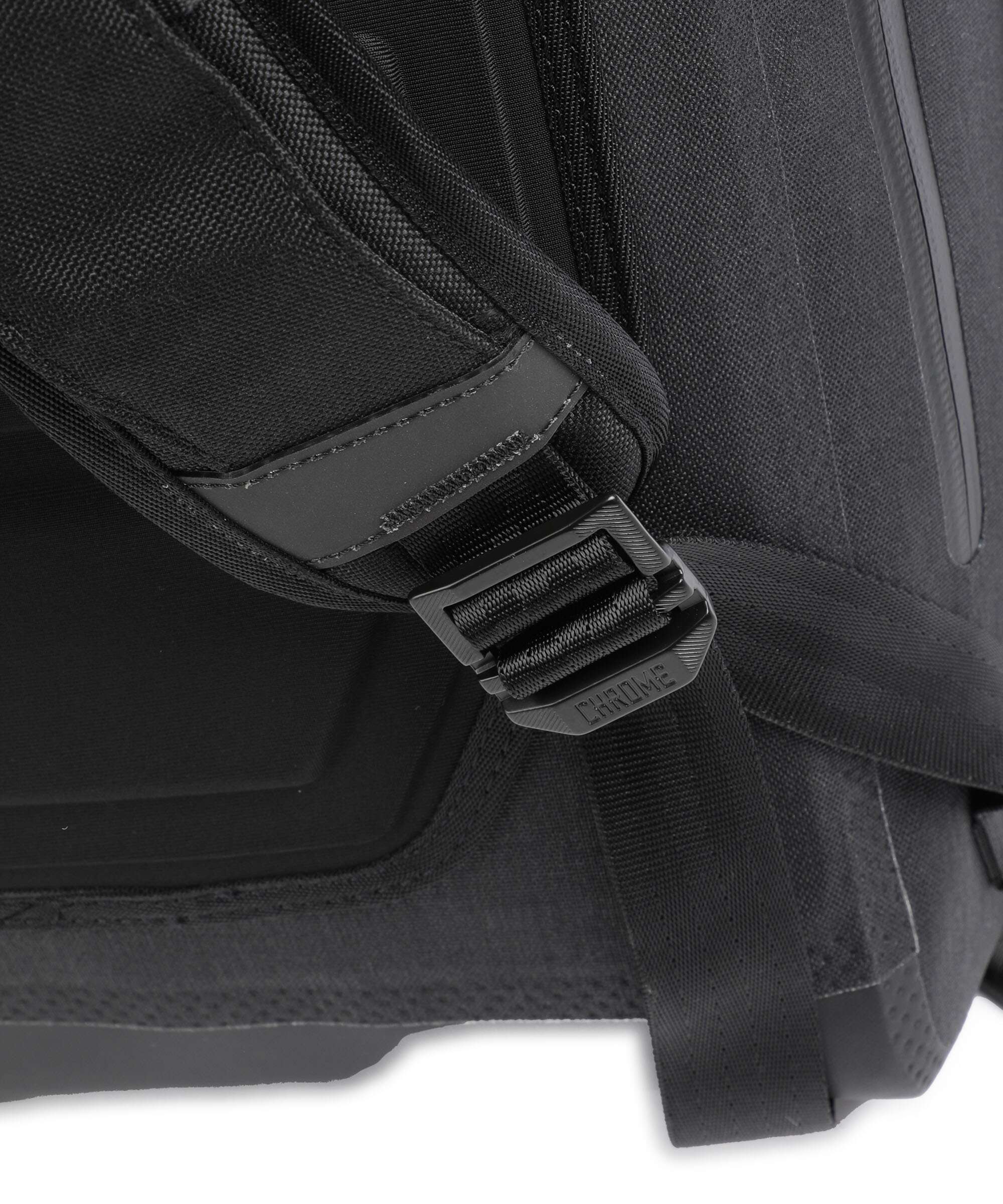 Chrome Urban Ex 20 Rolltop backpack black - Image 4