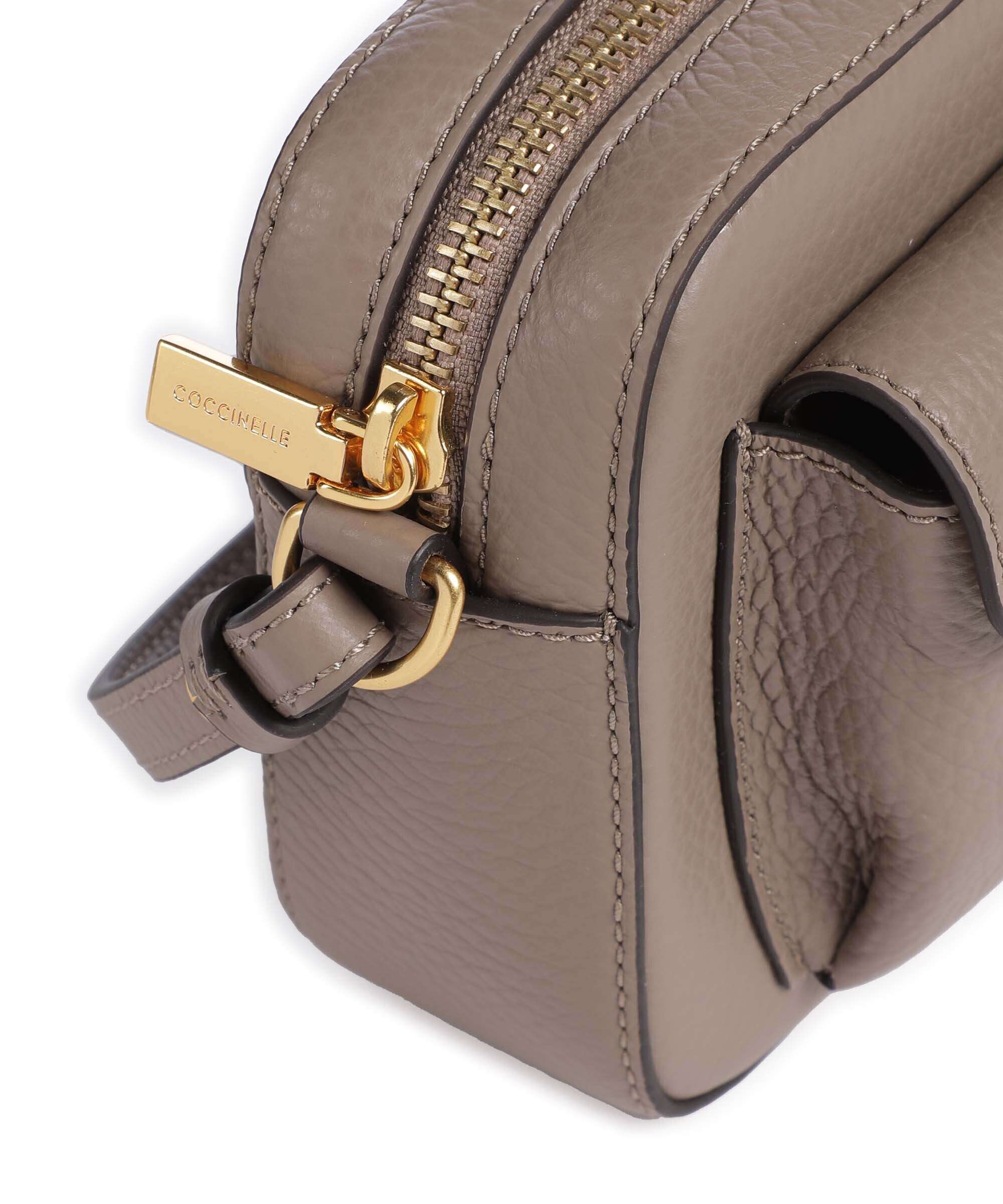 Coccinelle Beat Soft Crossbody bag warm taupe - Image 4