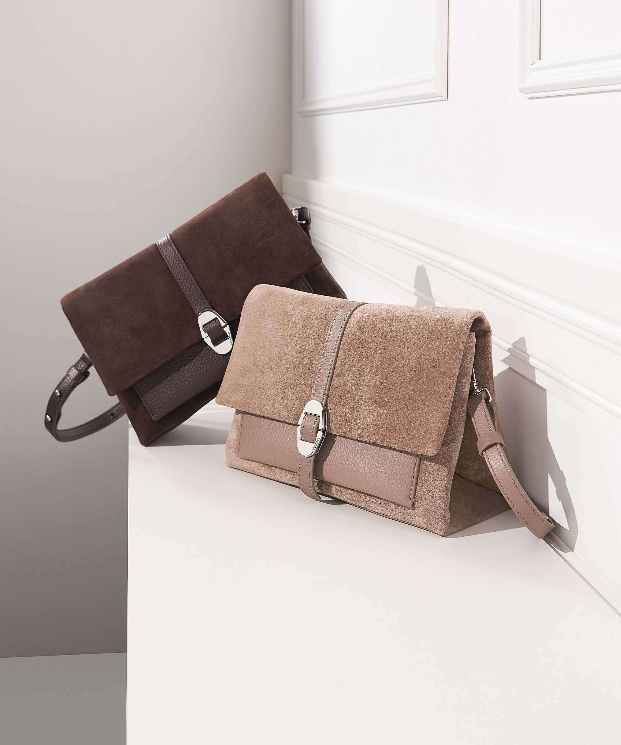 Coccinelle Dorian Shoulder bag fondant brown - Image 7