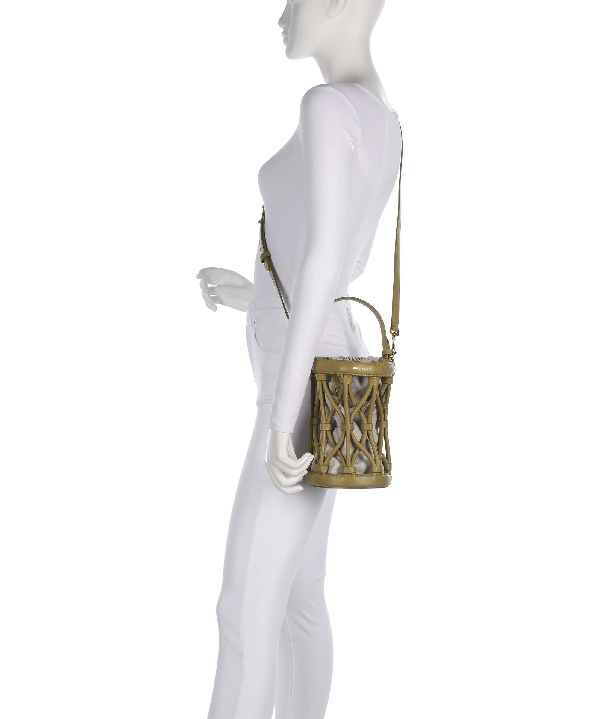 Coccinelle Koi Bucket bag seagrass - Image 4