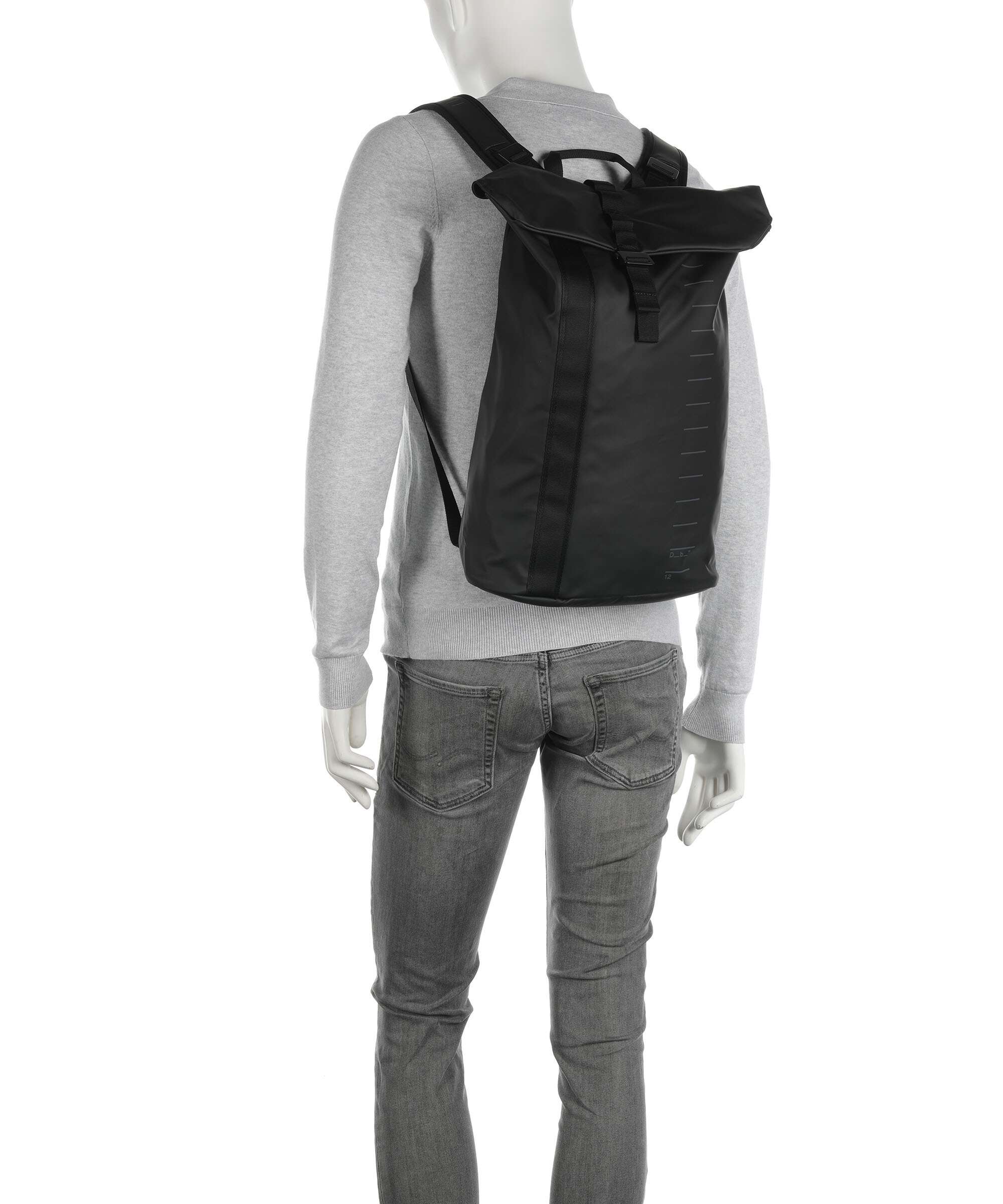 Db Essential 12 Backpack black out - Image 4