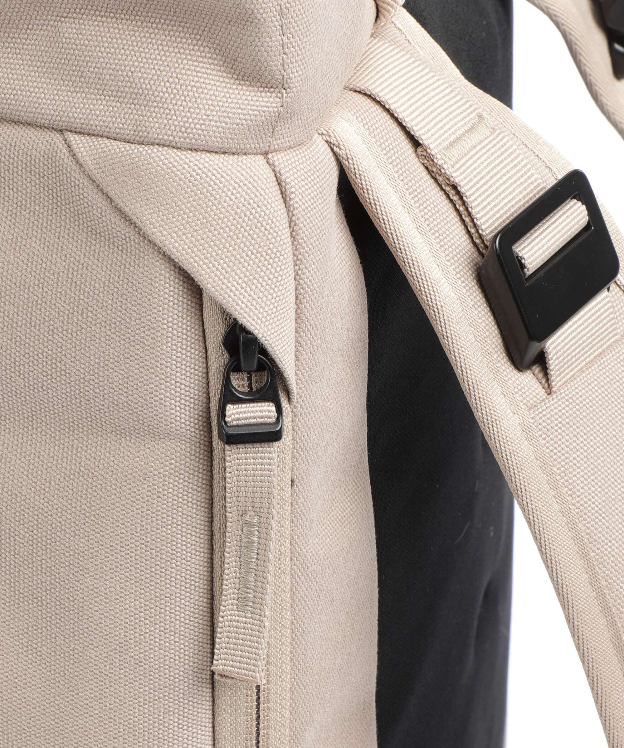 Db Hugger 25 Backpack fogbow beige - Image 4