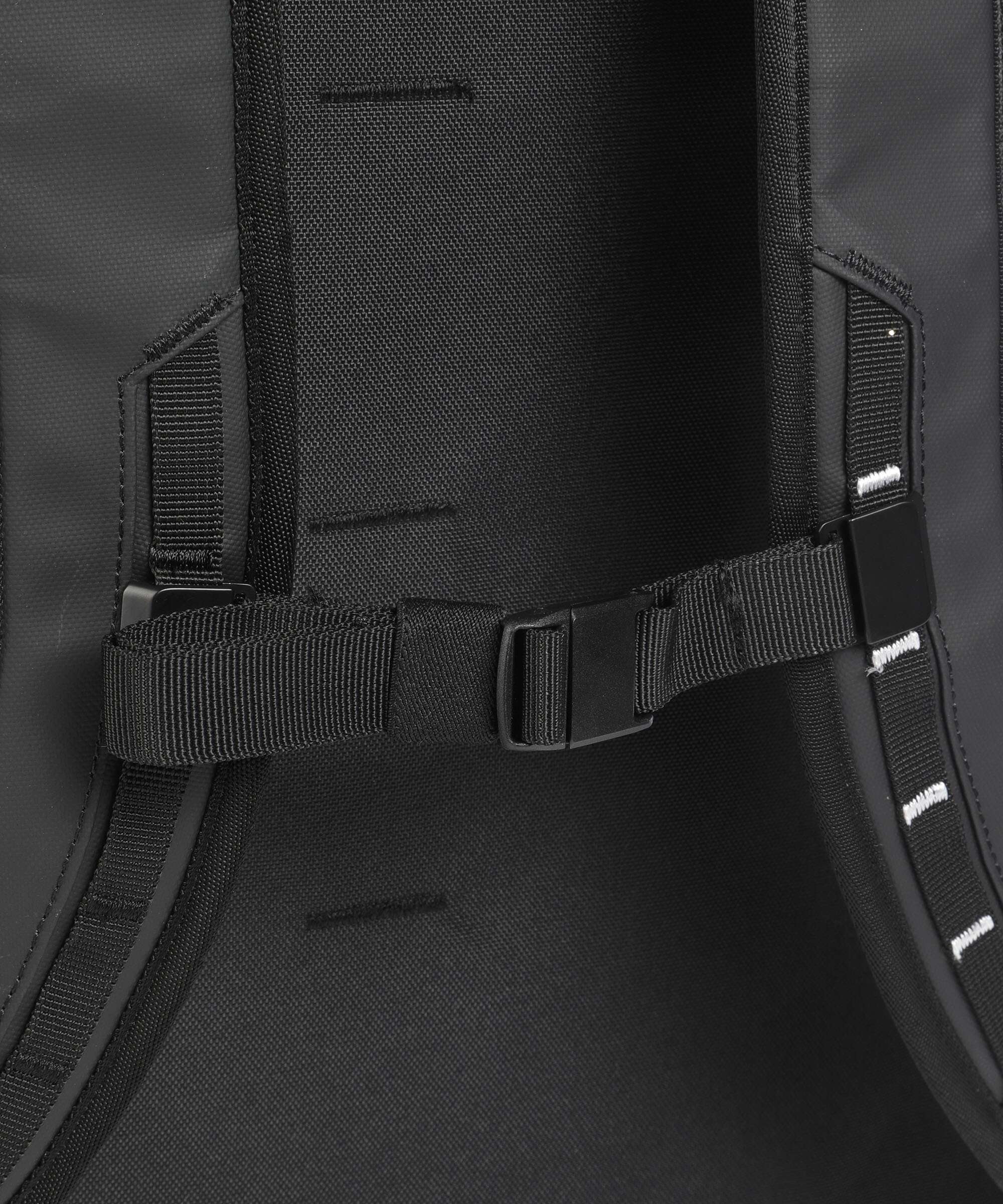 Db Hugger 45 Travel backpack black out - Image 3