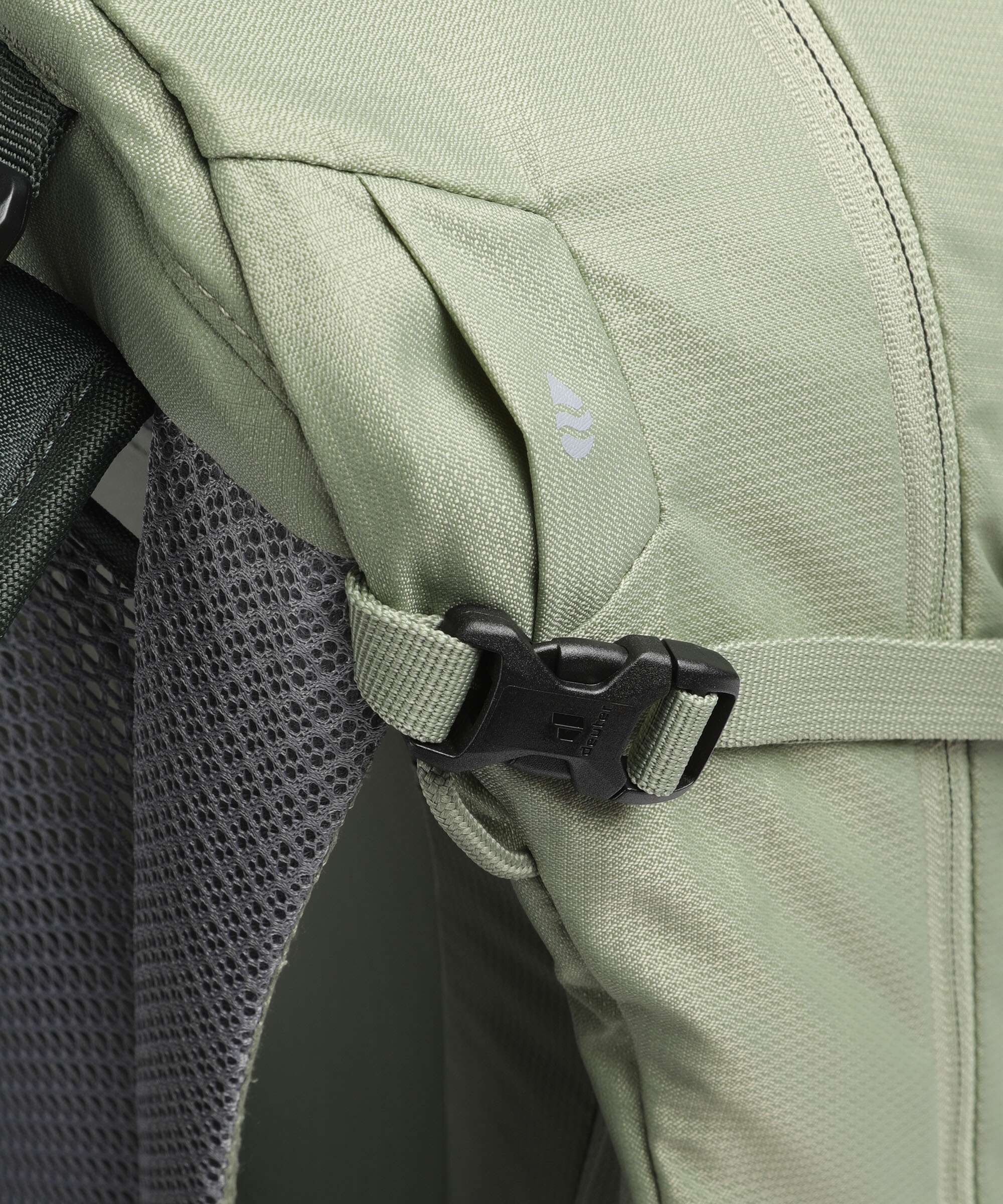 Deuter Futura 23 Hiking backpack grove/ivy - Image 4