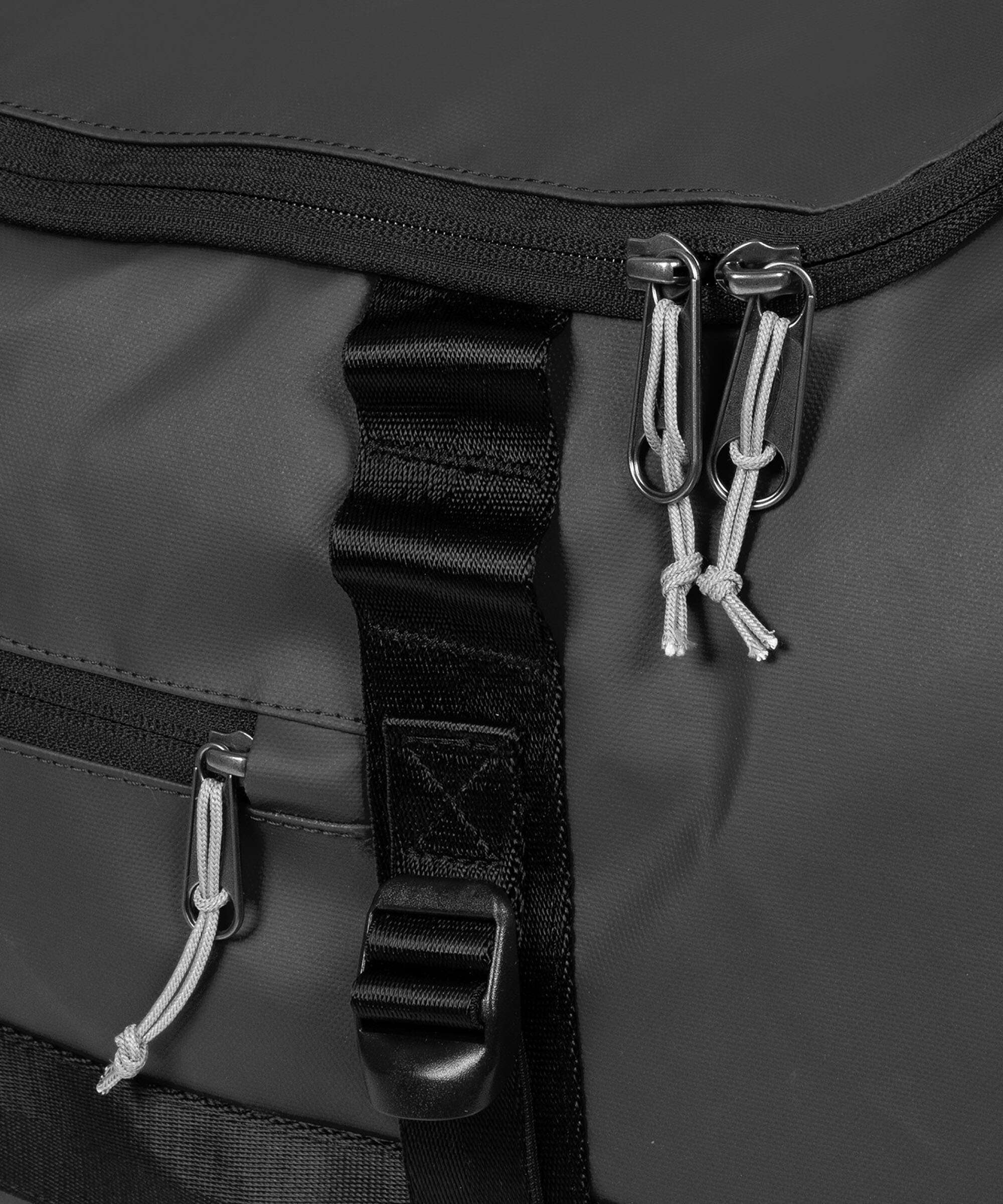 Eastpak Tarp Duffel Pack M Travel bag tarp black - Image 5