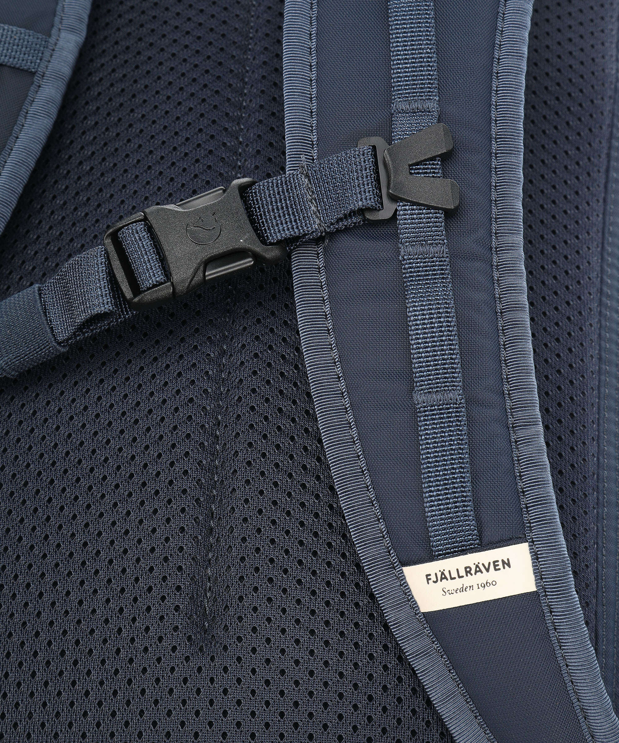 Fjällräven High Coast 24 Rolltop backpack navy - Image 4