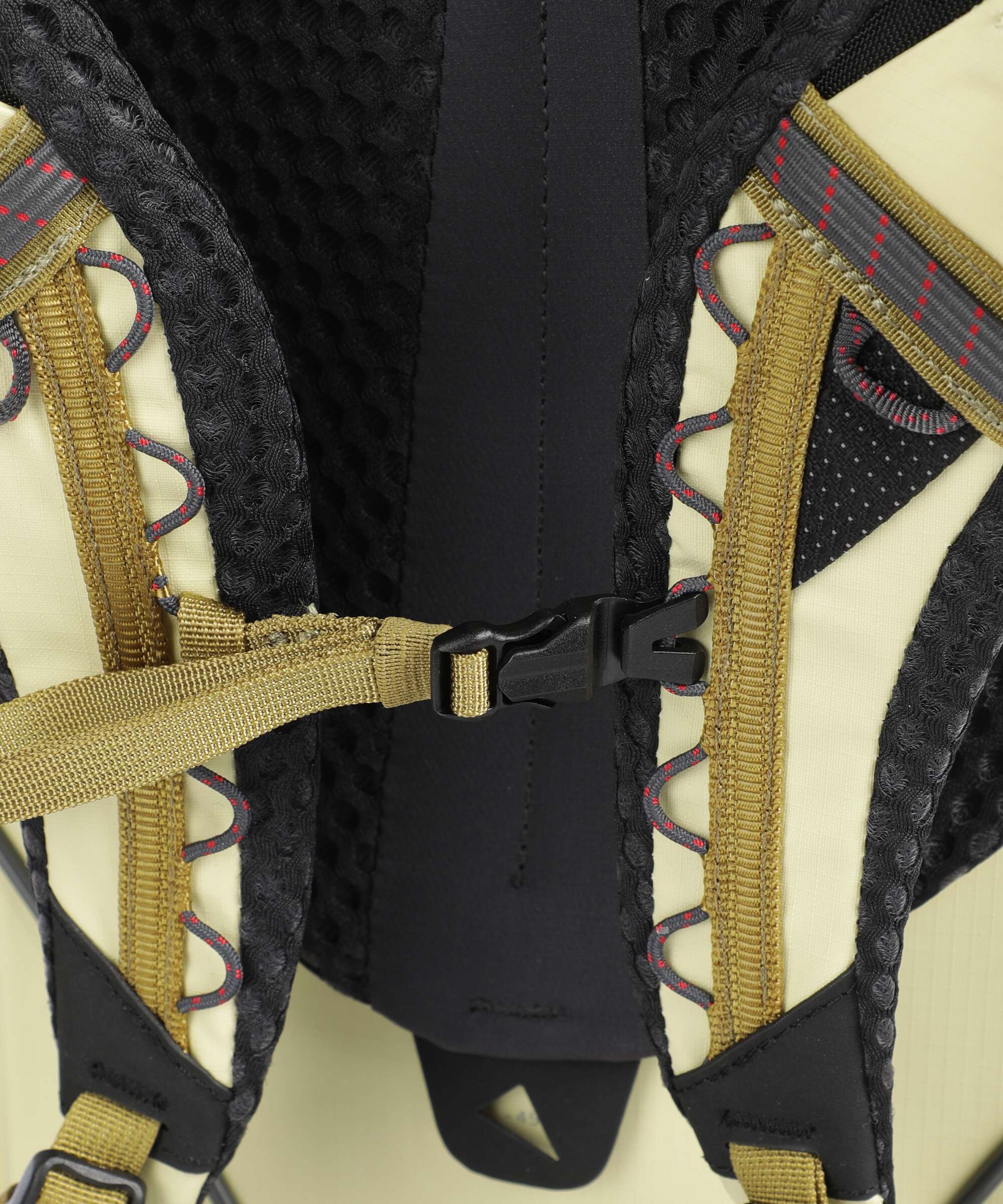 Klättermusen Vide 30 Hiking backpack lemon mist - Image 3