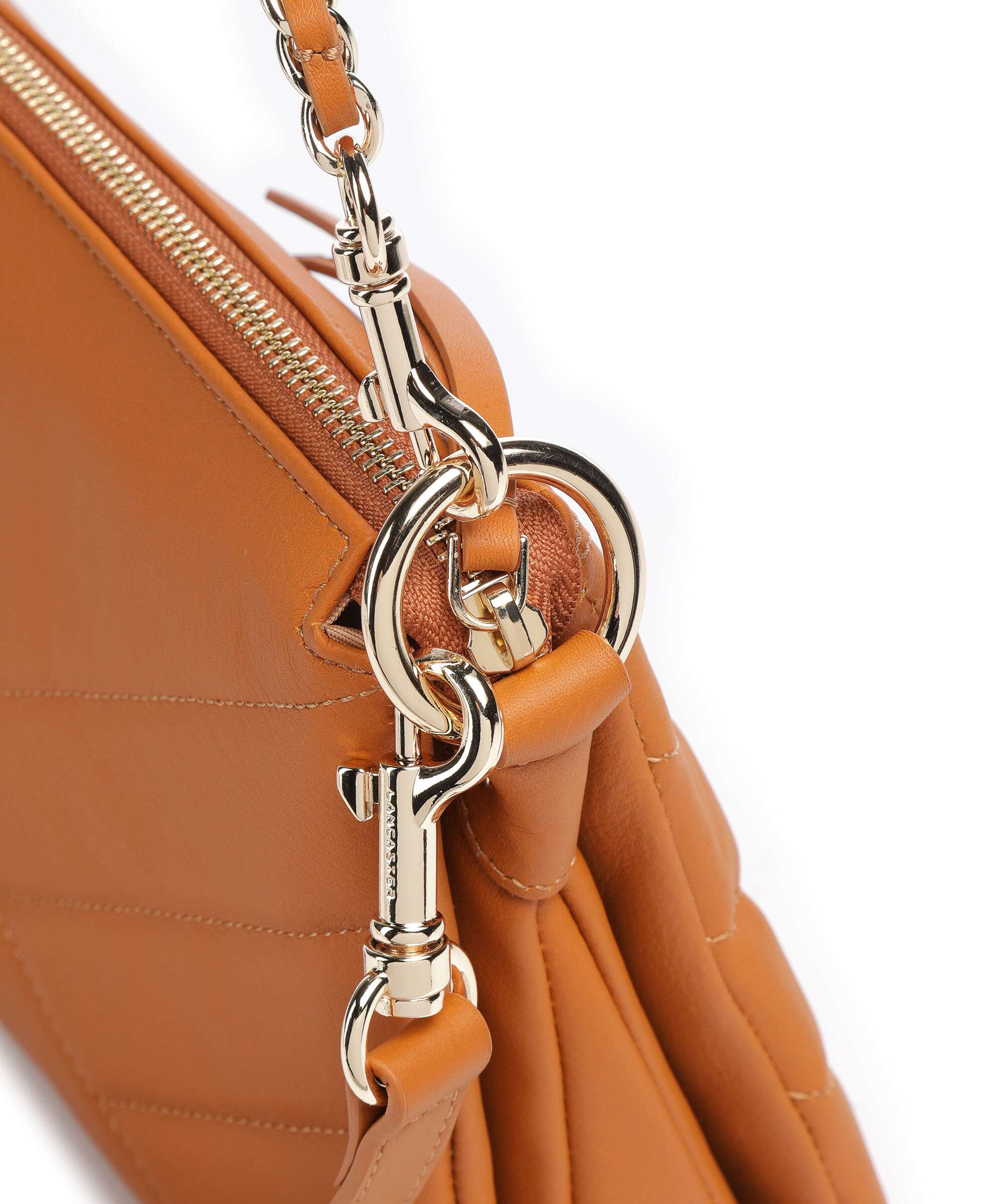 Lancaster Soft Matelassé Shoulder bag gold - Image 4