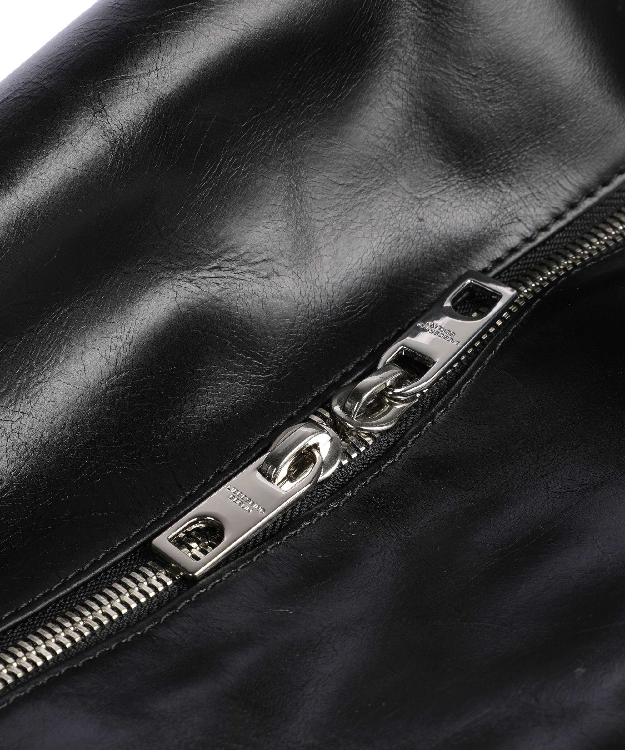 Liebeskind Kayla Lack Distressed M Tote bag black - Image 4