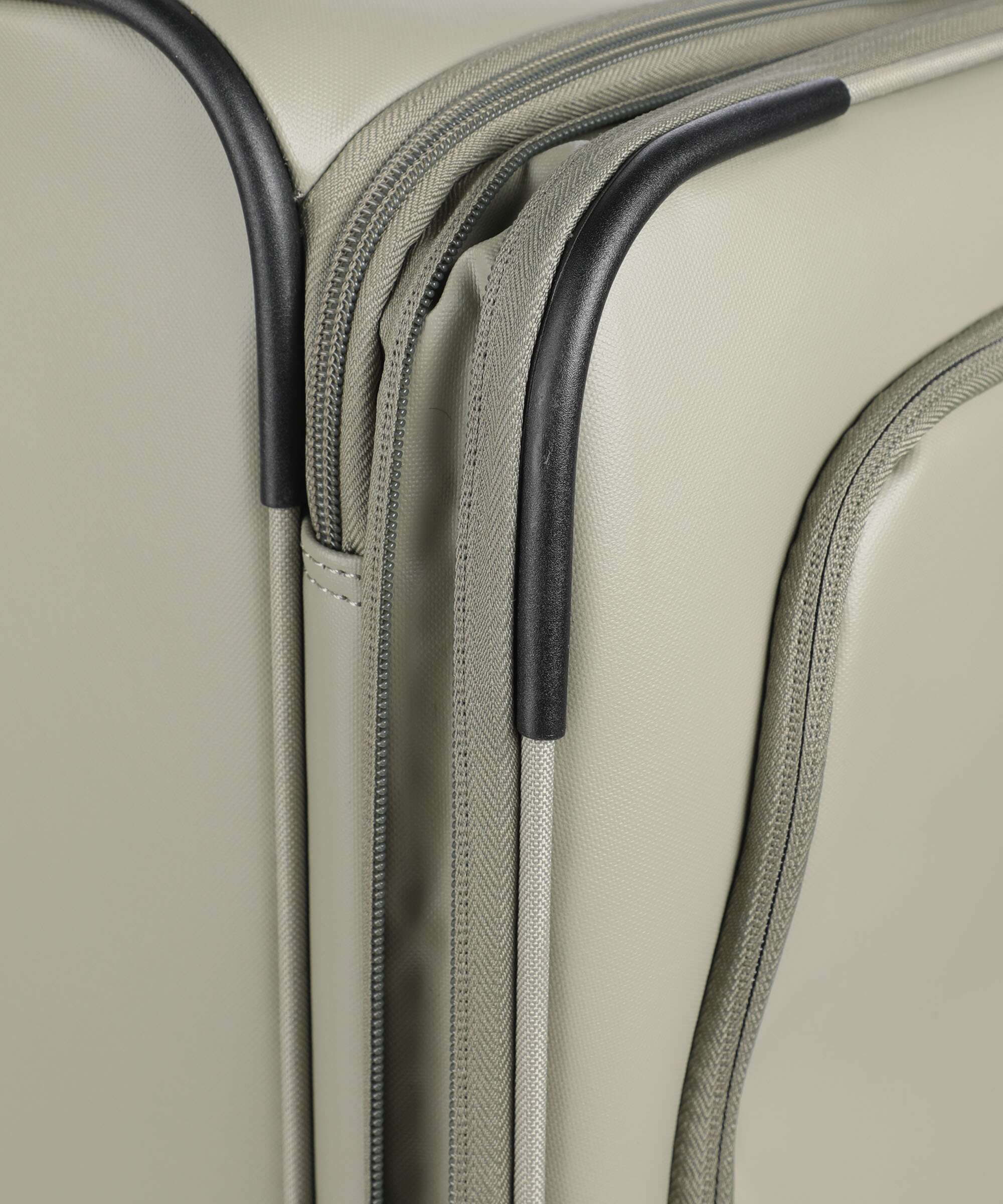 Mandarina Duck Eco Coated Spinner (4 wheels) mud - Image 4