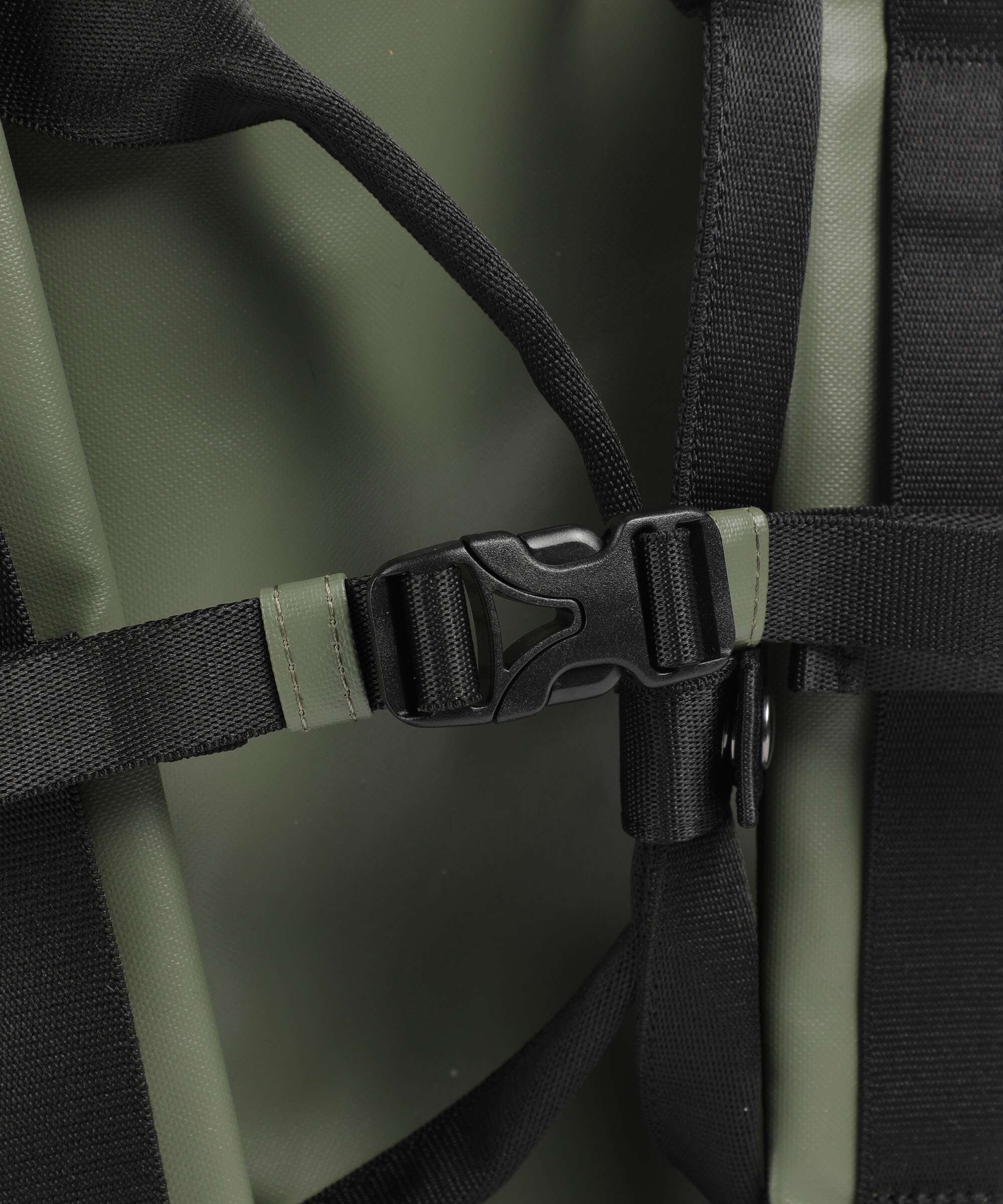 Mandarina Duck Eco Coated Weekend bag pine green - Image 5