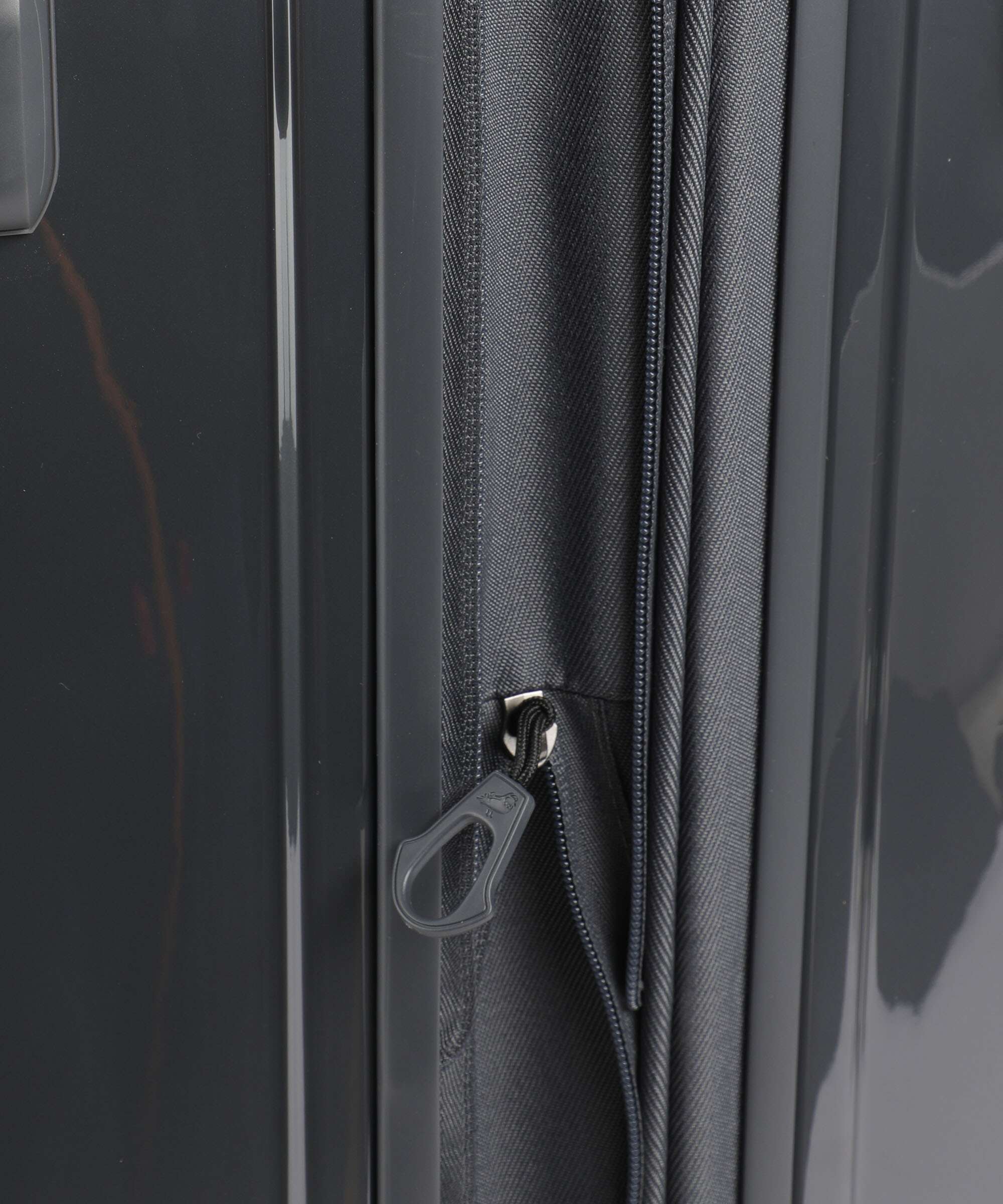 Mandarina Duck Logoduck+ Metal Spinner (4 wheels) anthracite - Image 4