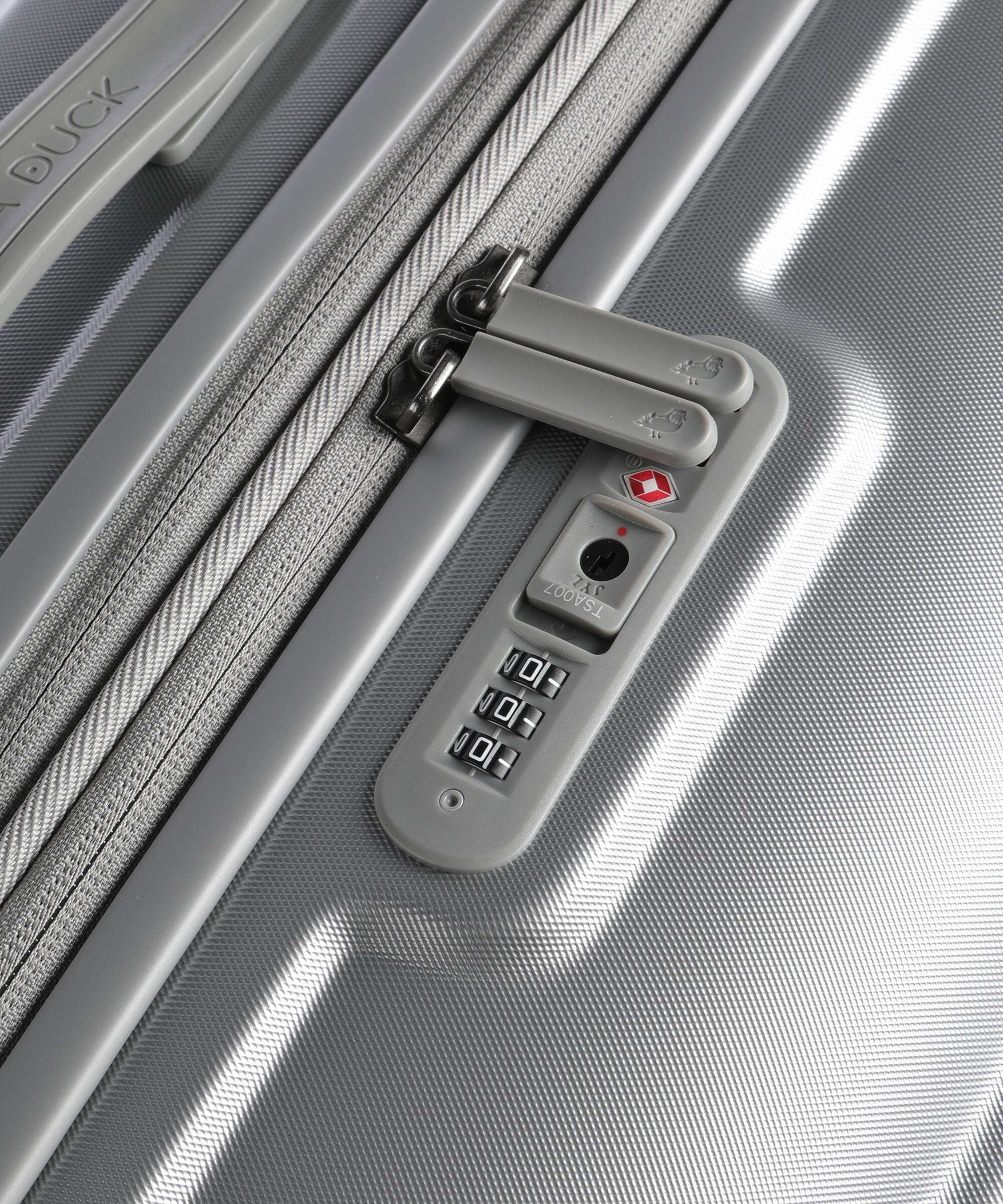 Mandarina Duck Logoduck+ Spinner (4 wheels) silver - Image 3