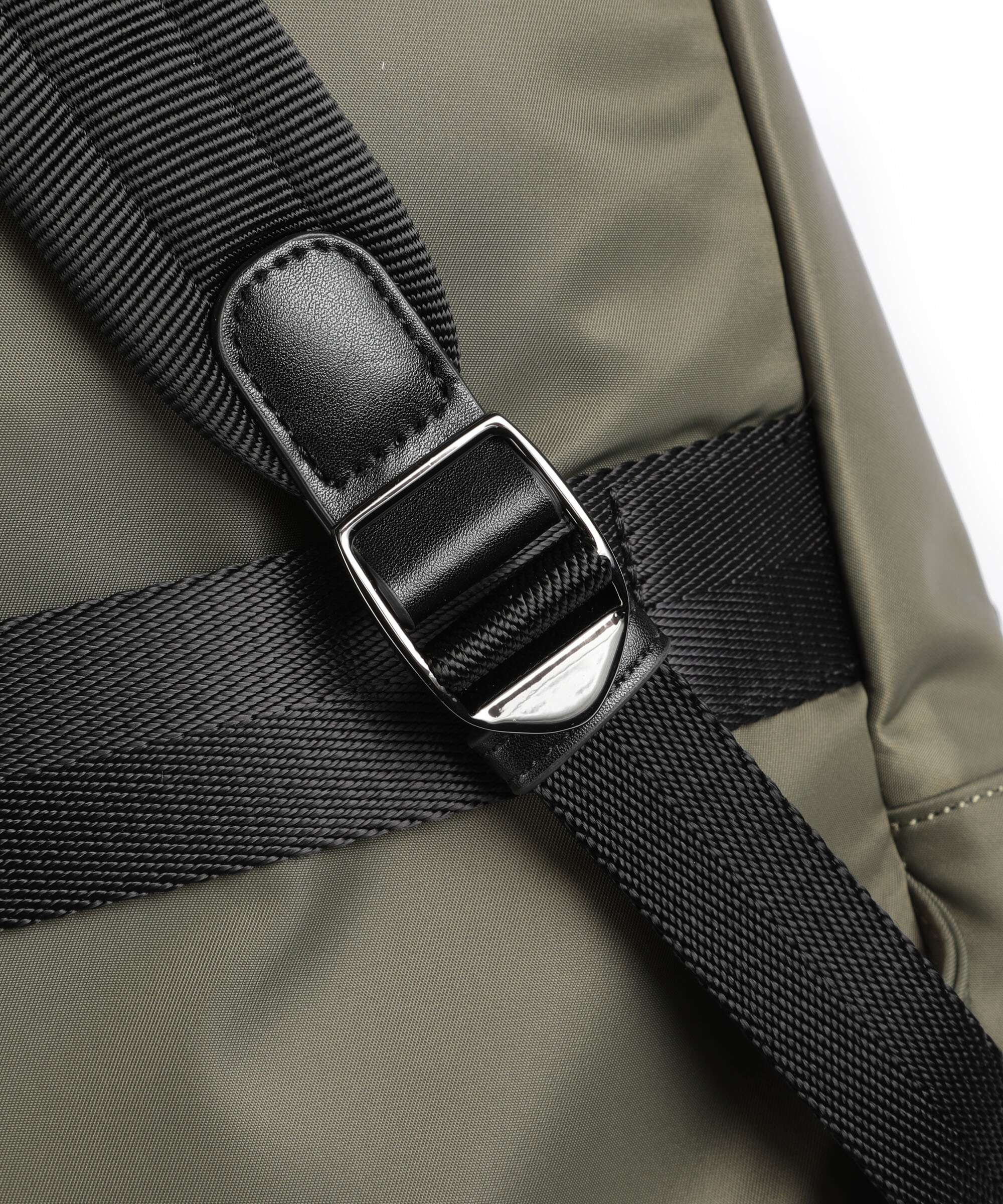 Mandarina Duck MD Urban Backpack soldier - Image 5