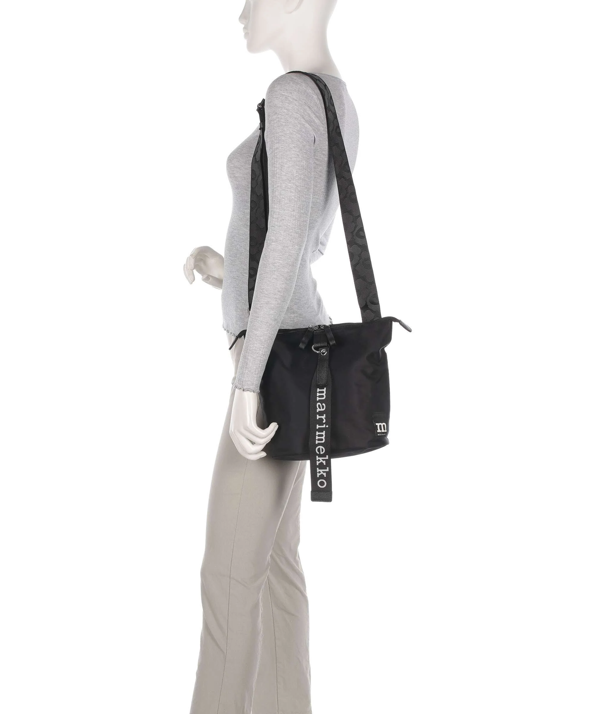 Marimekko Carry All Solid Bucket bag black - Image 3