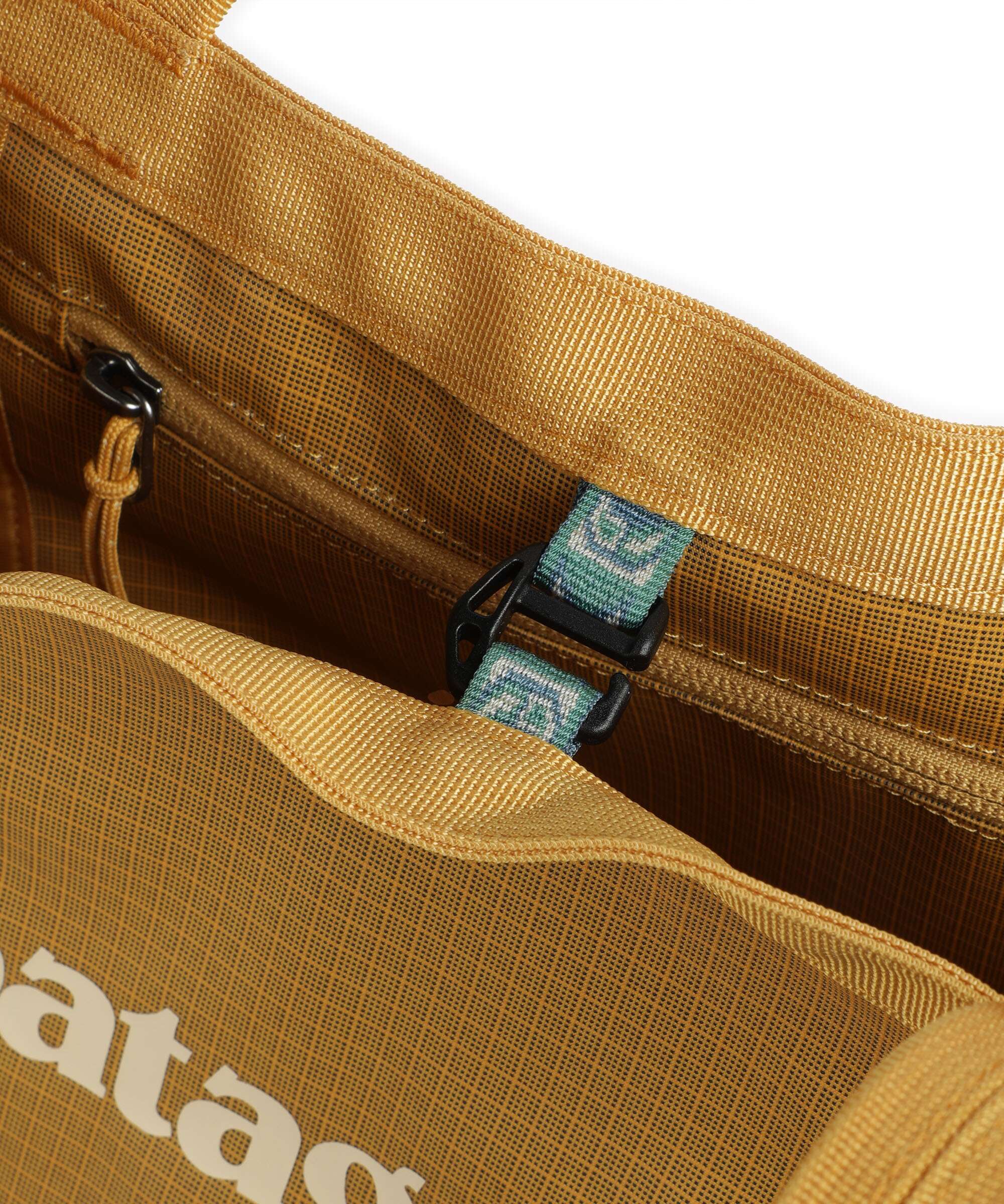 Patagonia Black Hole 25 Tote bag pufferfish gold - Image 4