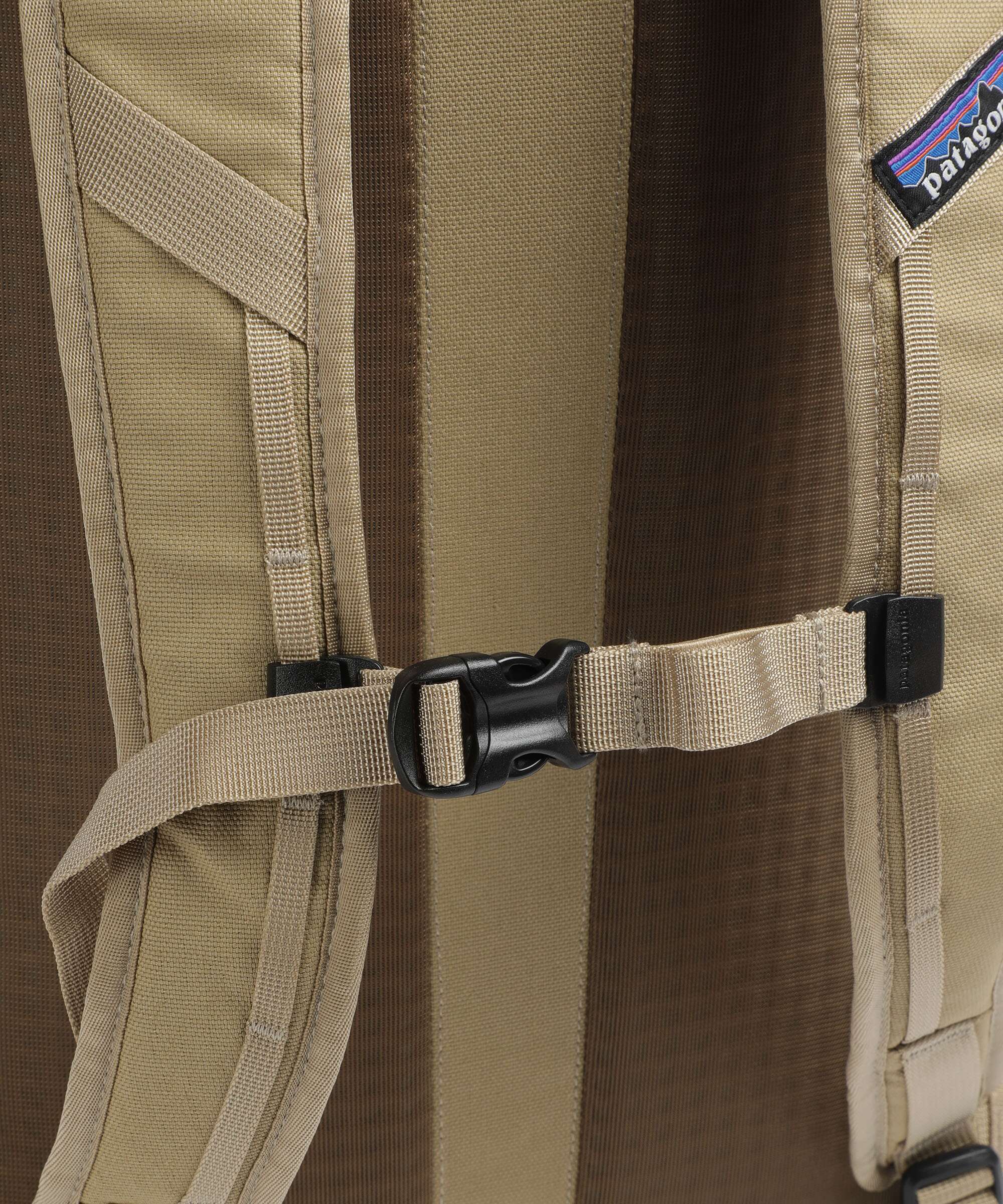 Patagonia Fieldsmith Hiking backpack classic tan - Image 4