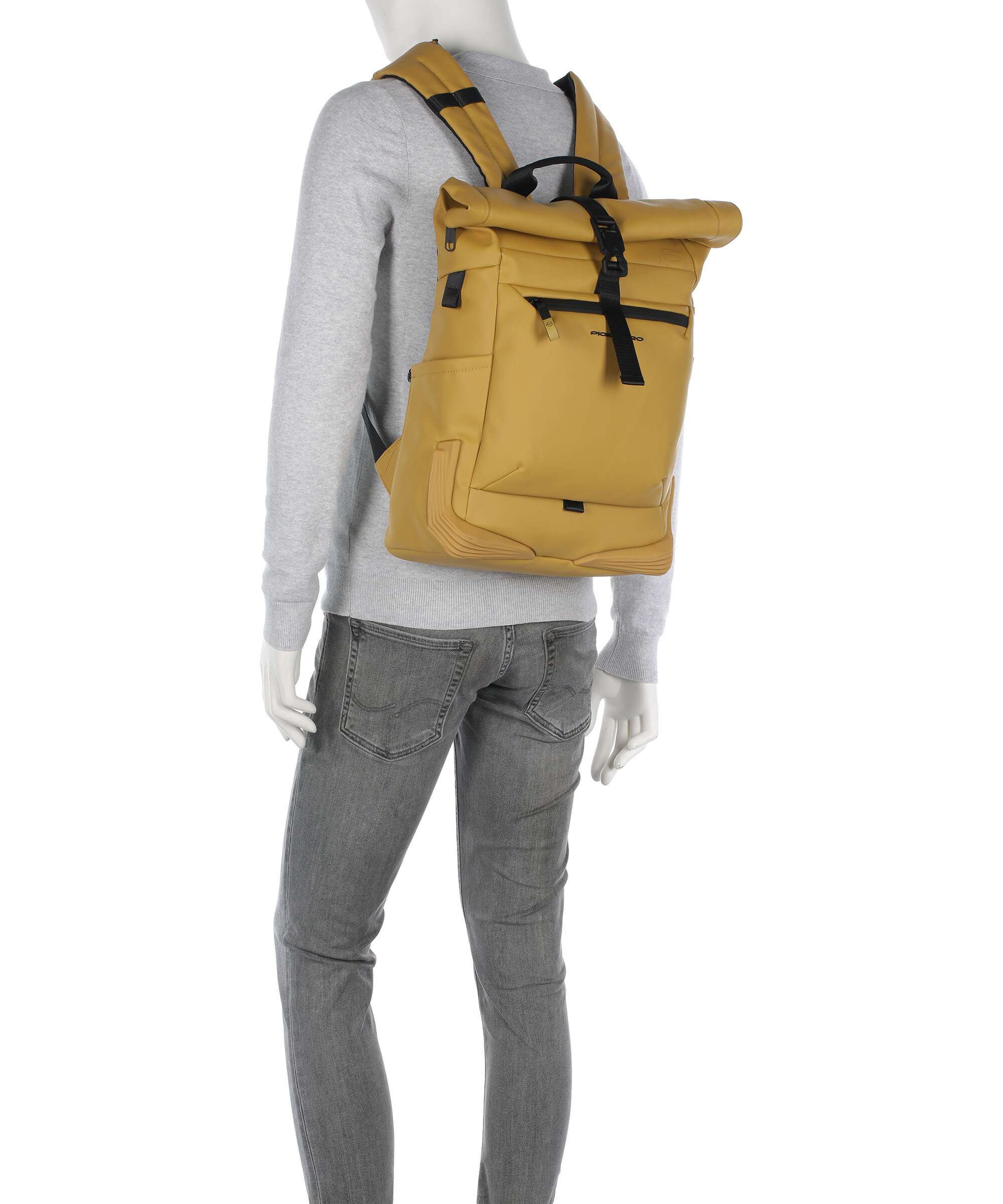 Piquadro Corner 2.0 Rolltop backpack ocra - Image 3