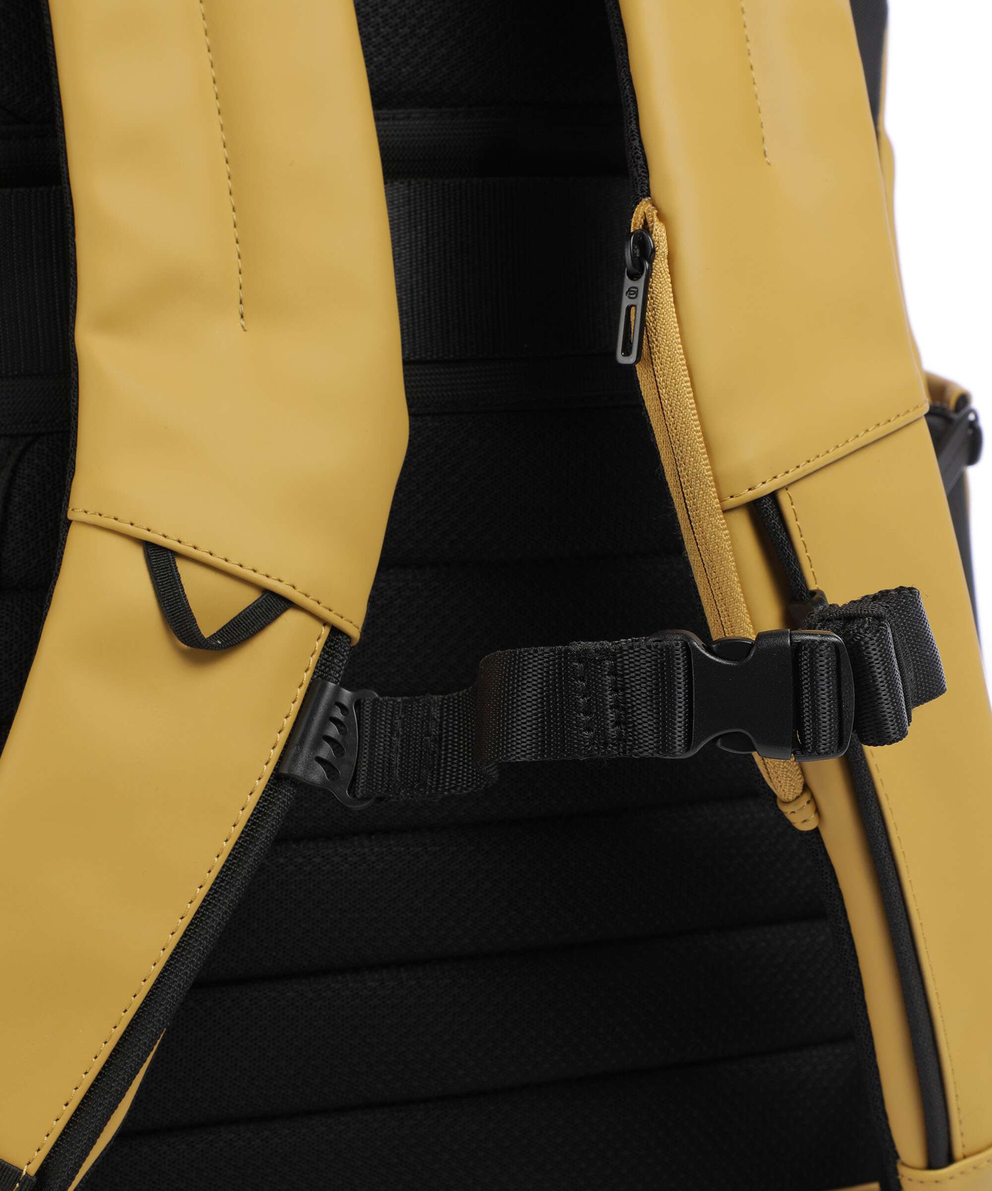 Piquadro Corner 2.0 Rolltop backpack ocra - Image 4