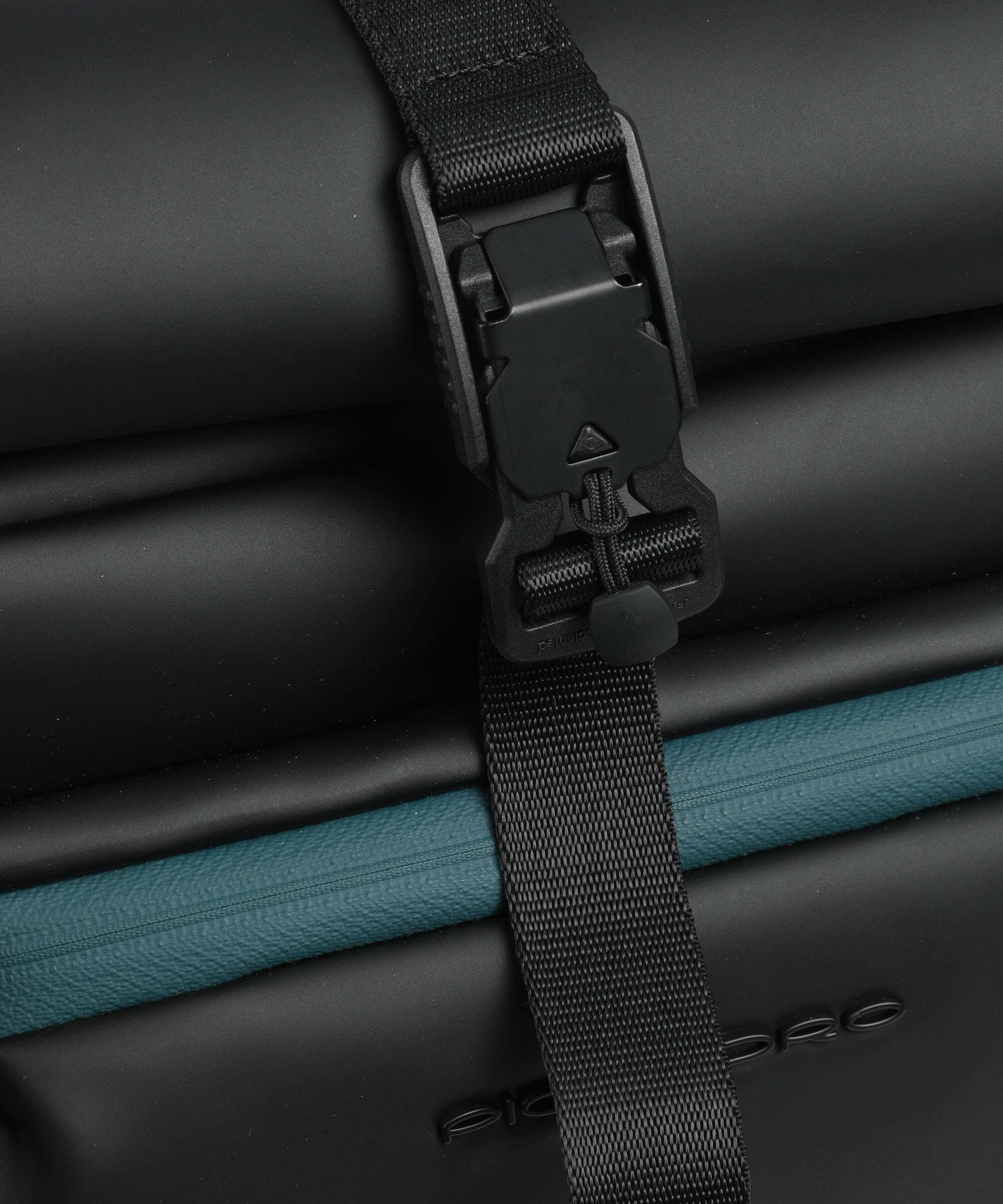 Piquadro Corner 2.0 Rolltop backpack nero - Image 5