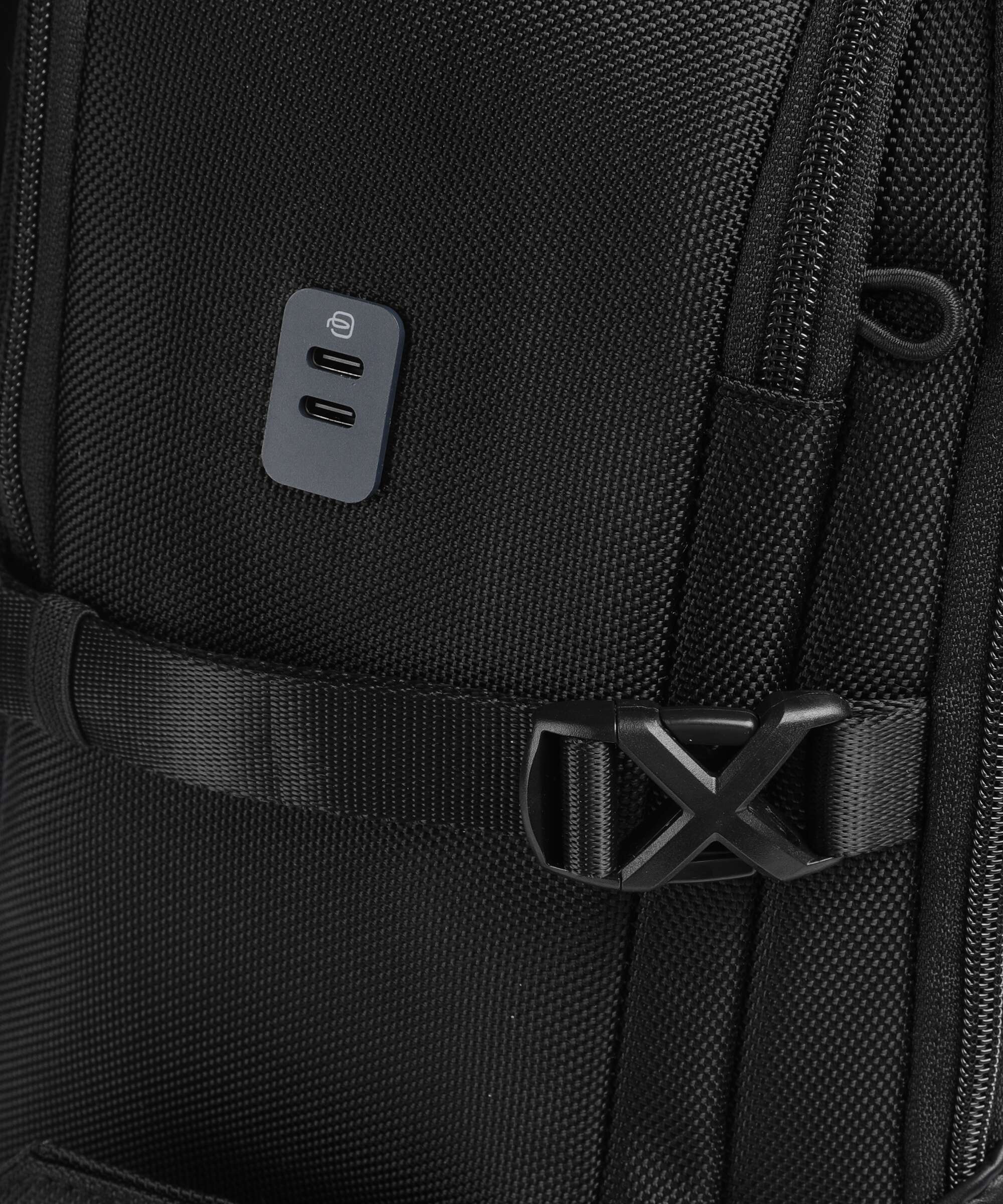 Piquadro Lyss Easyjet Travel backpack black - Image 4