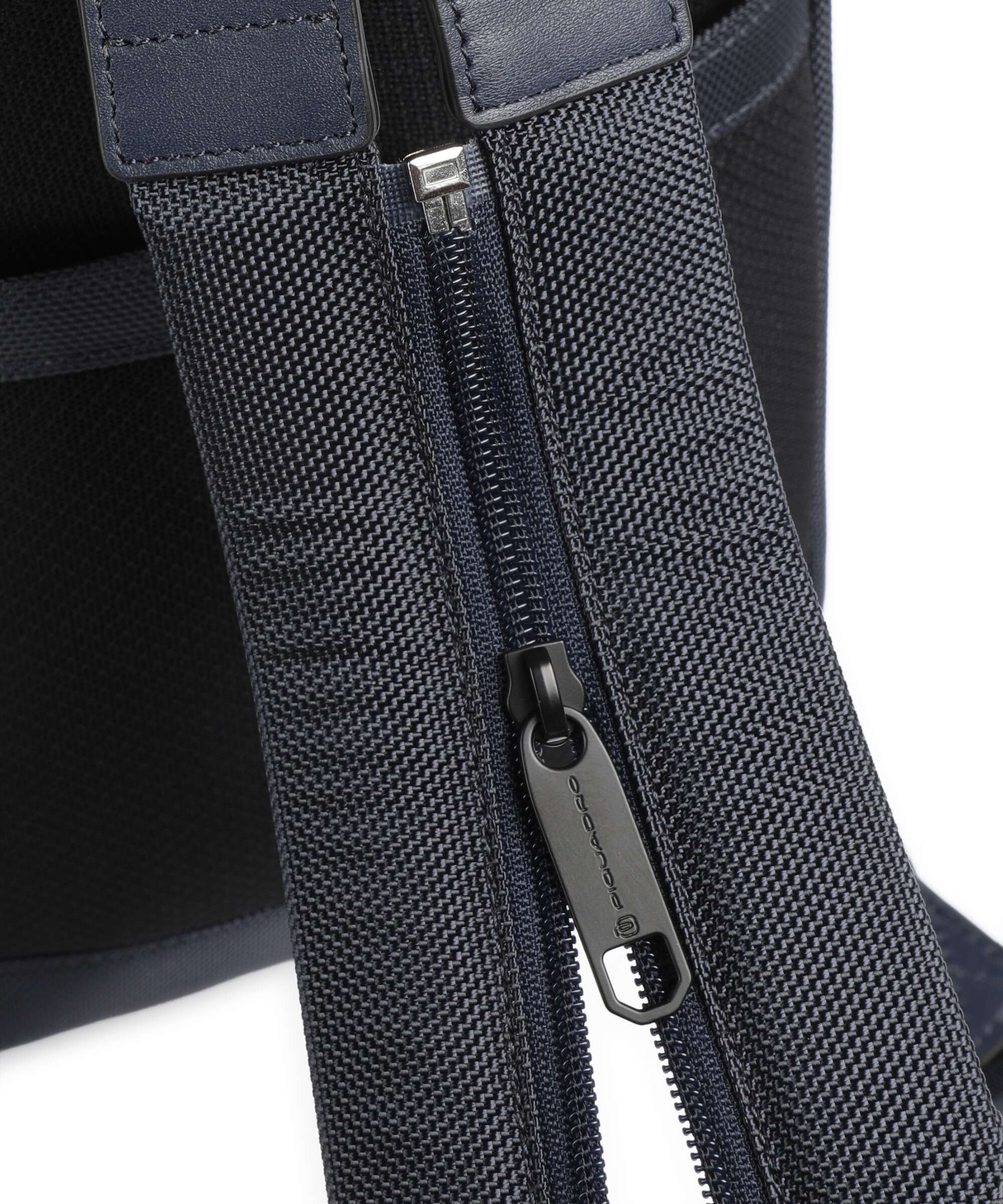 Piquadro Lyss Sling bag blue - Image 4