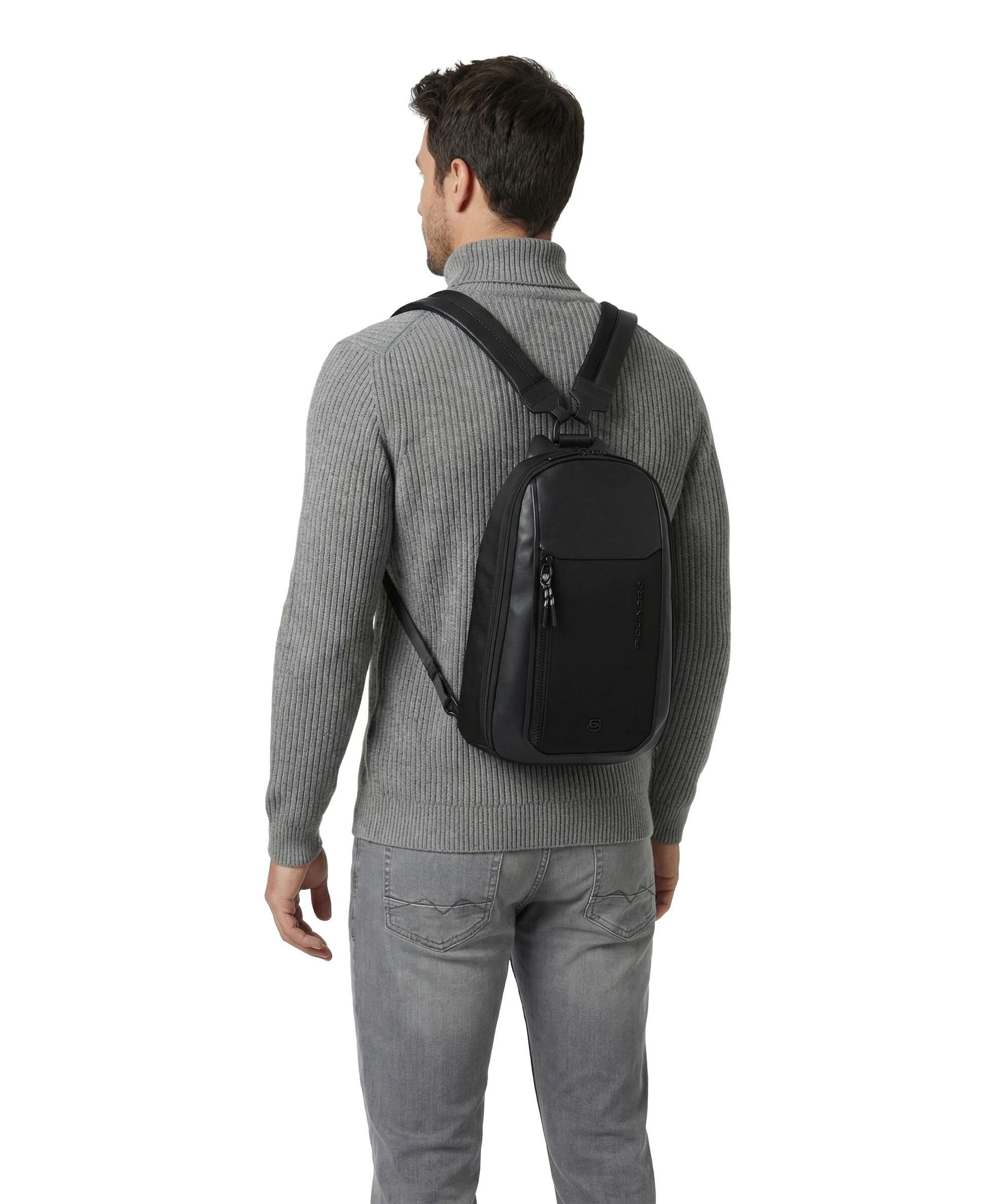 Piquadro Lyss Sling bag black - Image 3