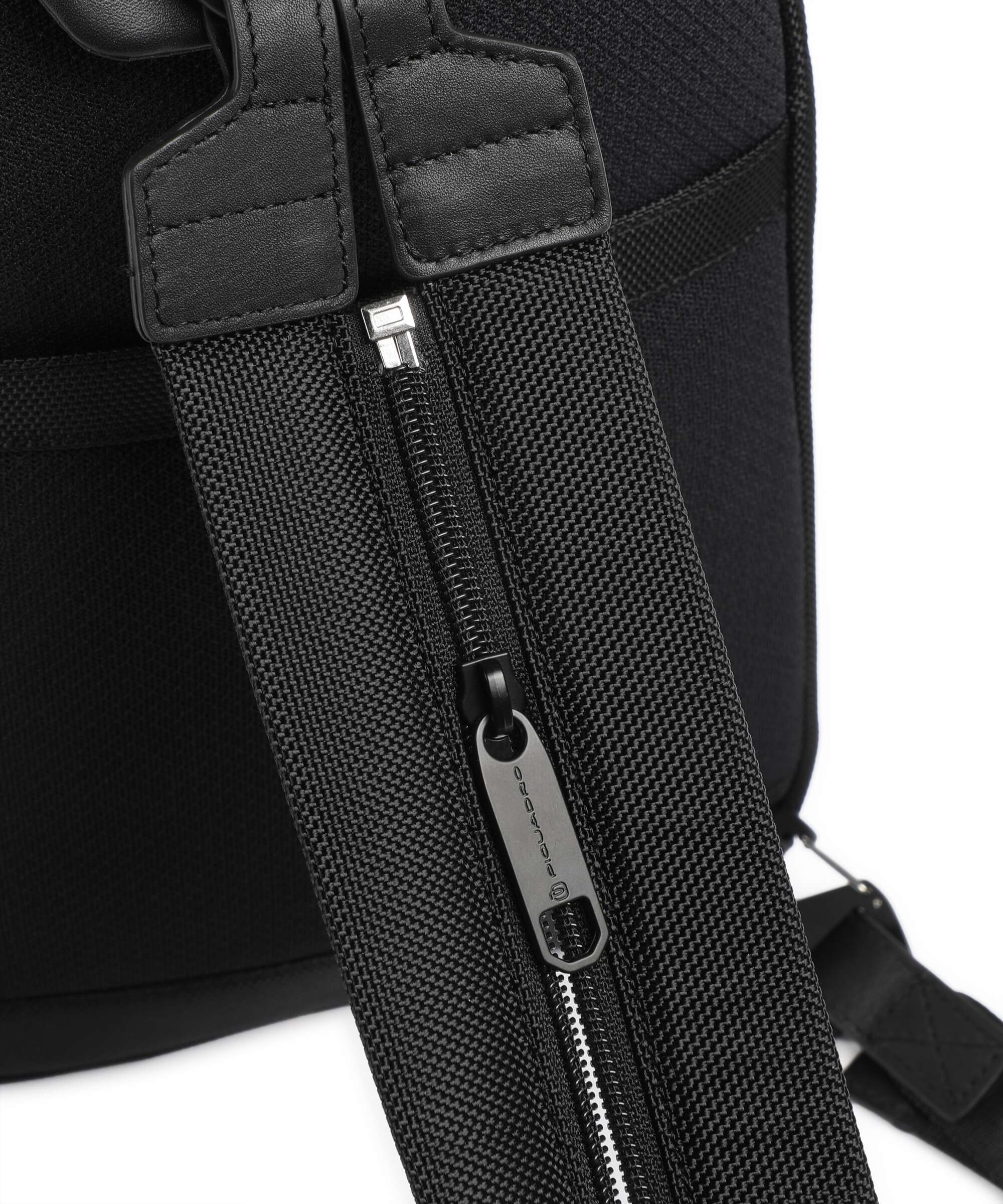 Piquadro Lyss Sling bag black - Image 4