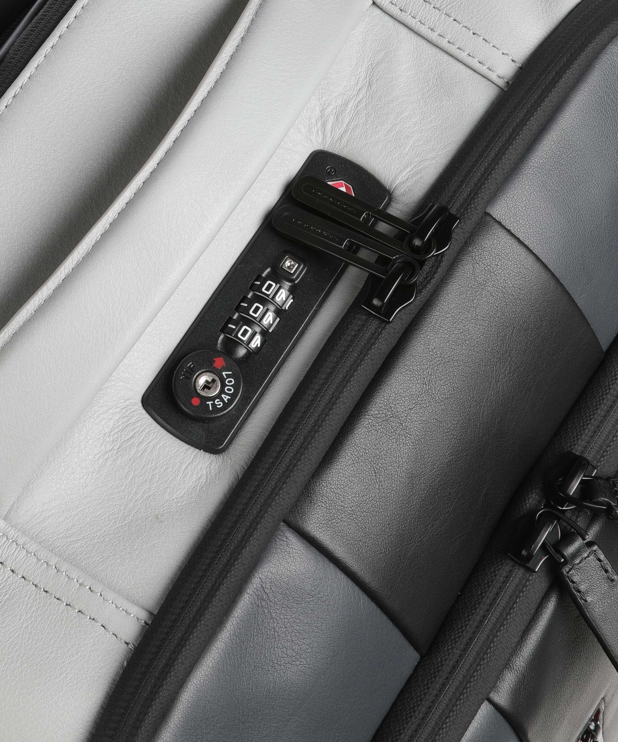 Piquadro Urban Backpack with wheels graphite/black - Image 4
