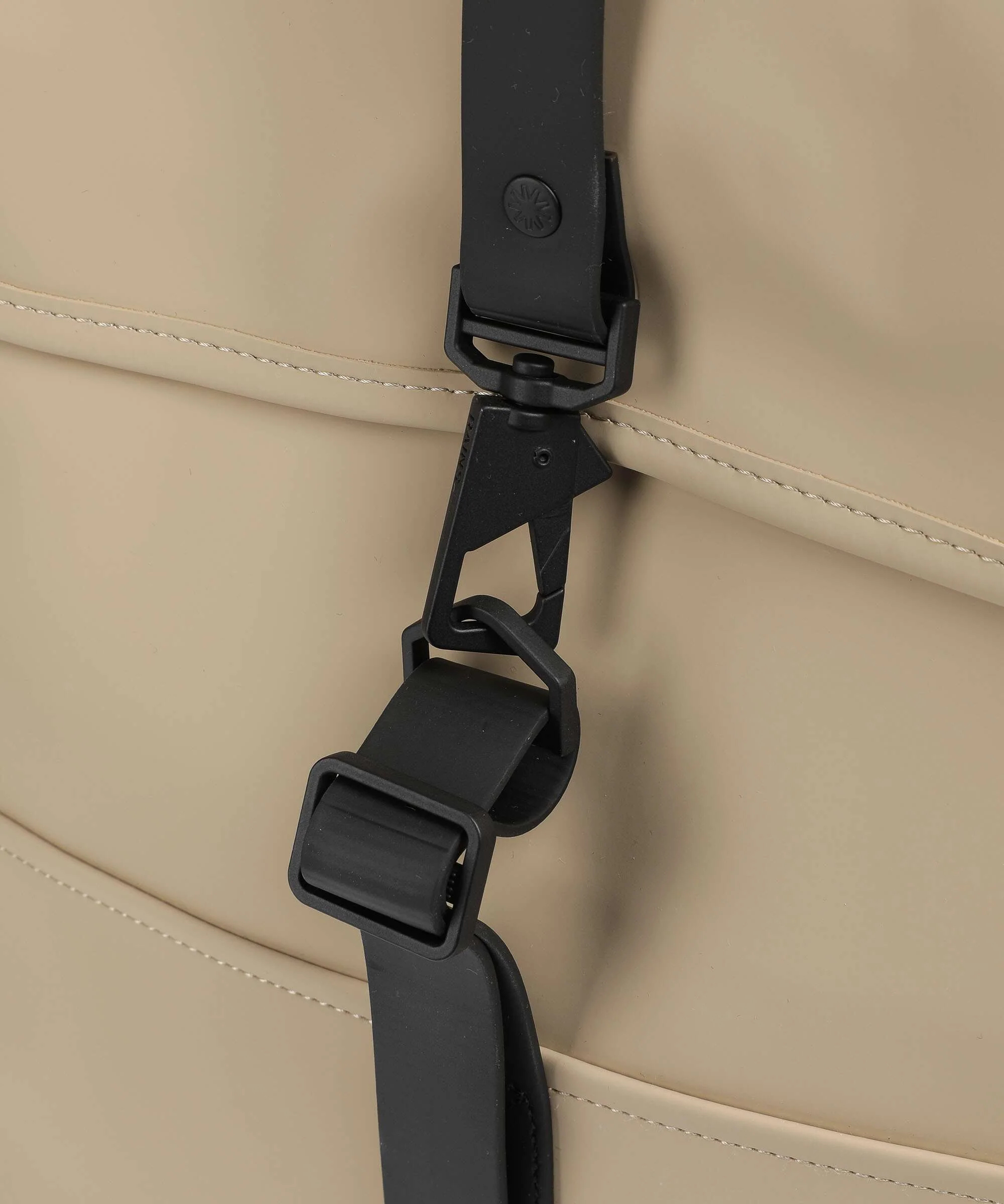 Rains Backpack sand - Image 5
