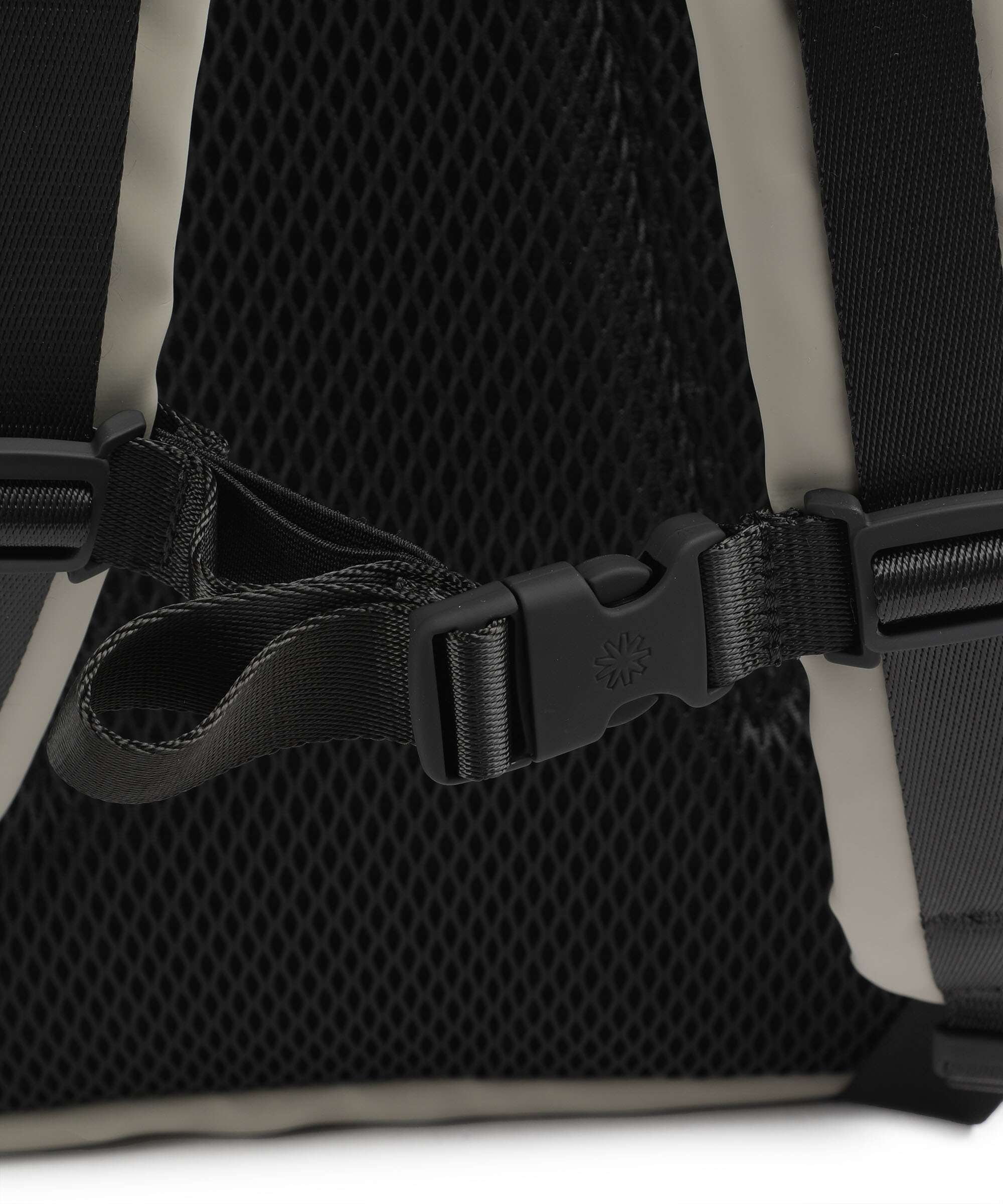 Rains Clip Front Backpack drift - Image 4