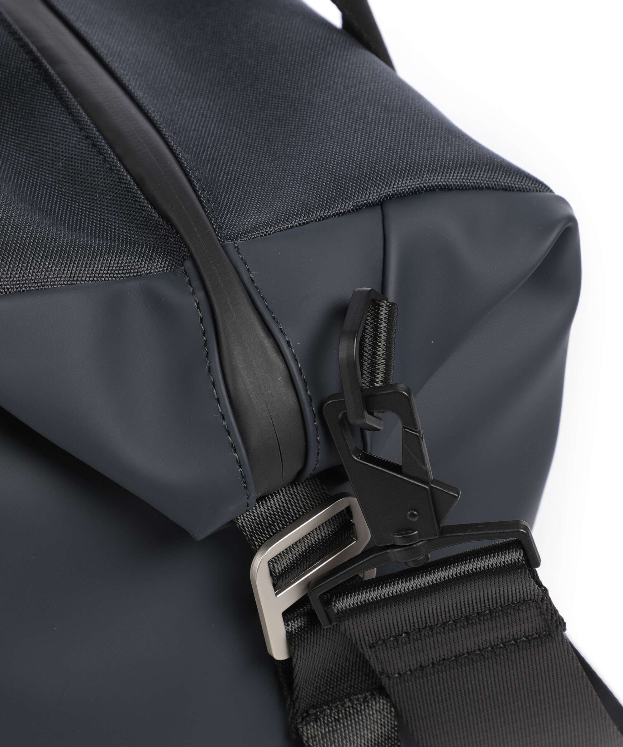 Rains Otaru Small Weekend bag navy - Image 3