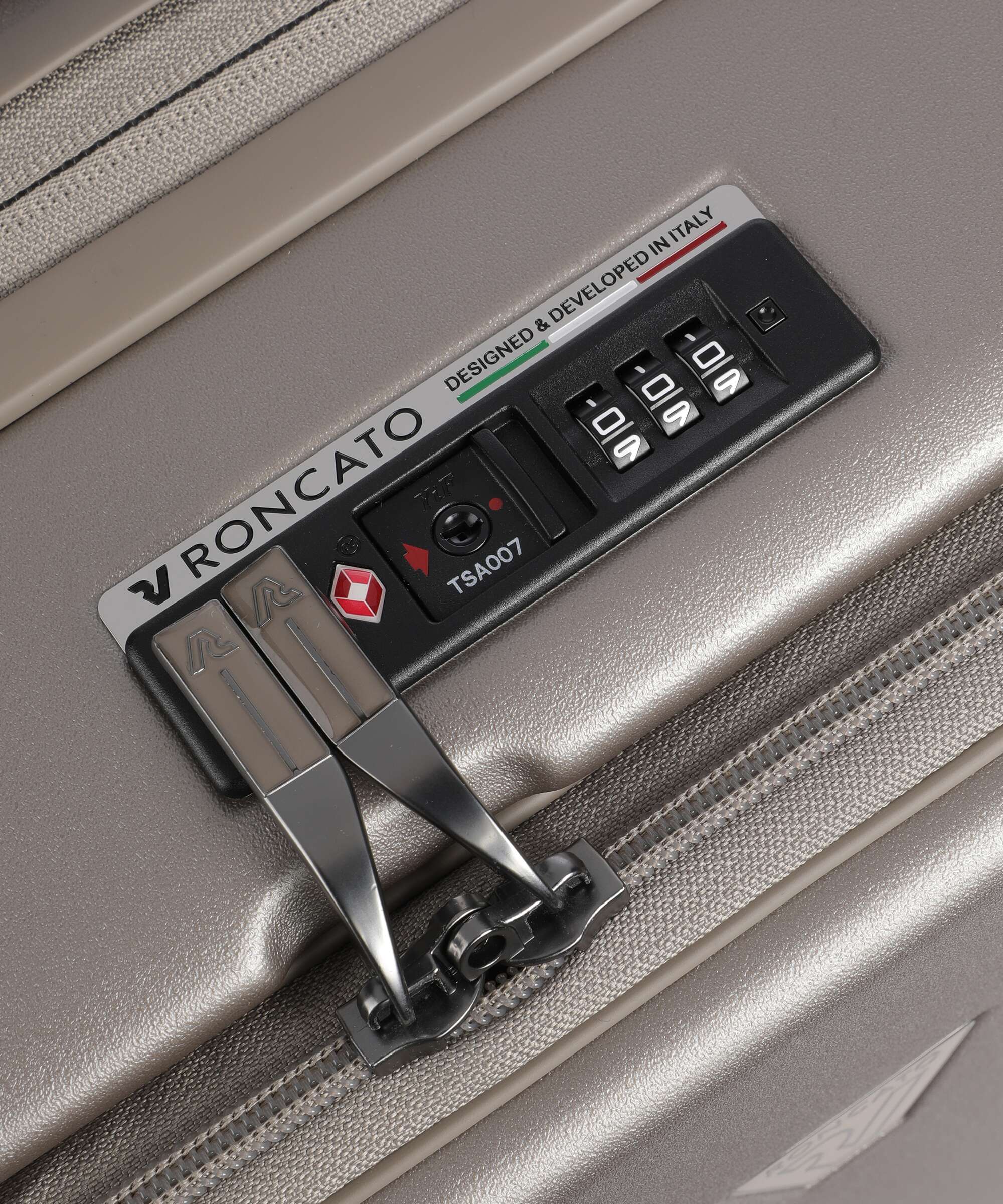 Roncato Florence Spinner (4 wheels) champagne - Image 3